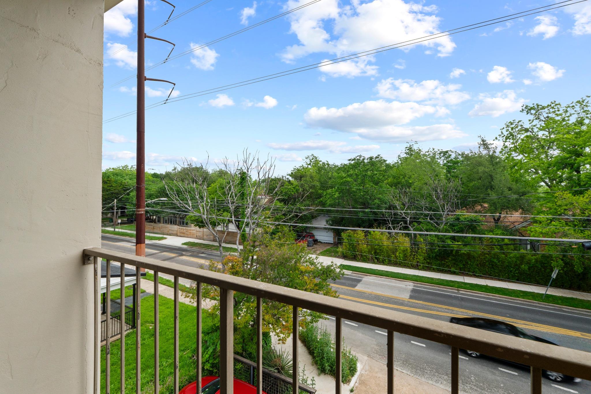 409 E 38th St # 305, Austin, TX 78705
