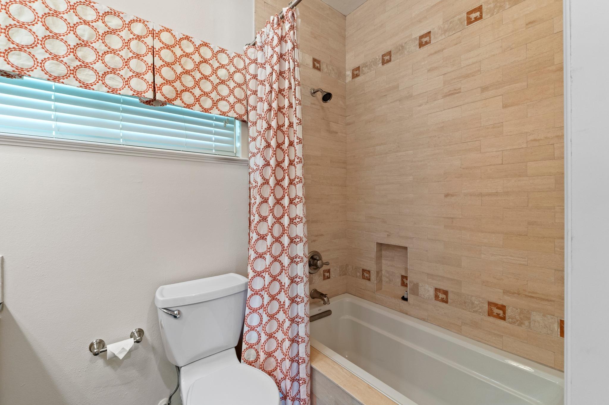 409 E 38th St # 305, Austin, TX 78705