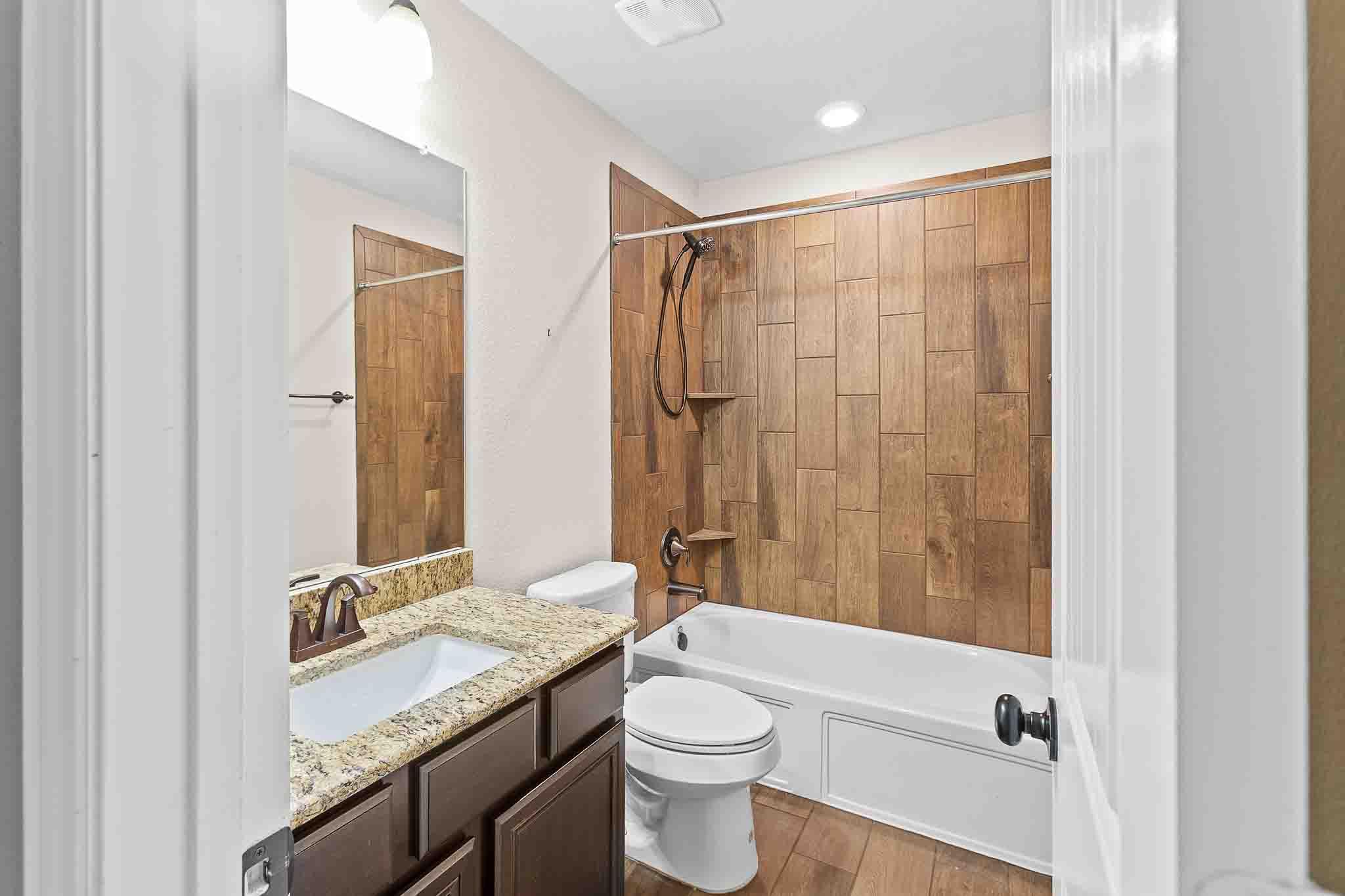 4512 Diamante Dr, Spicewood, TX 78669