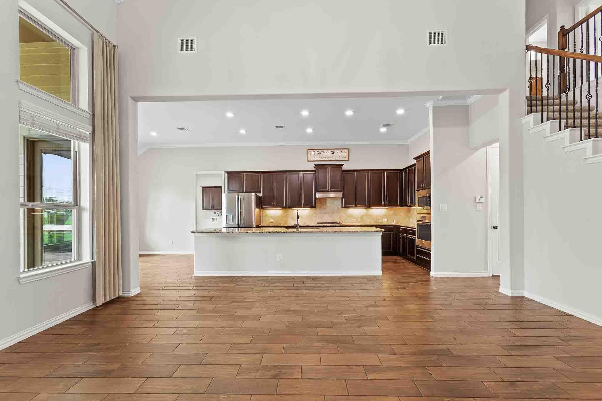 4512 Diamante Dr, Spicewood, TX 78669