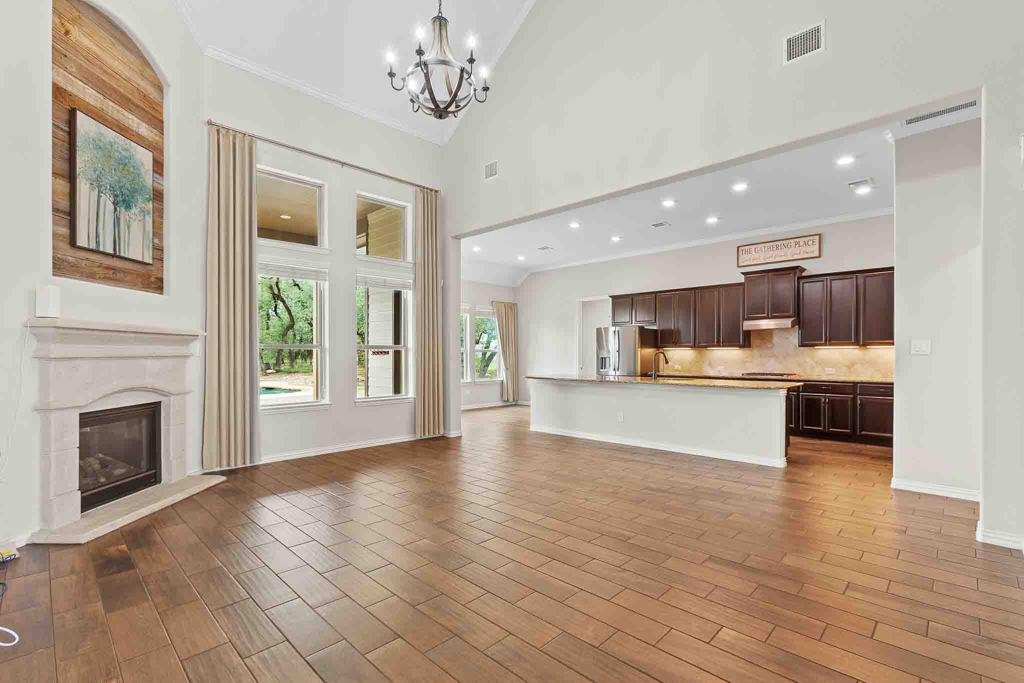 4512 Diamante Dr, Spicewood, TX 78669