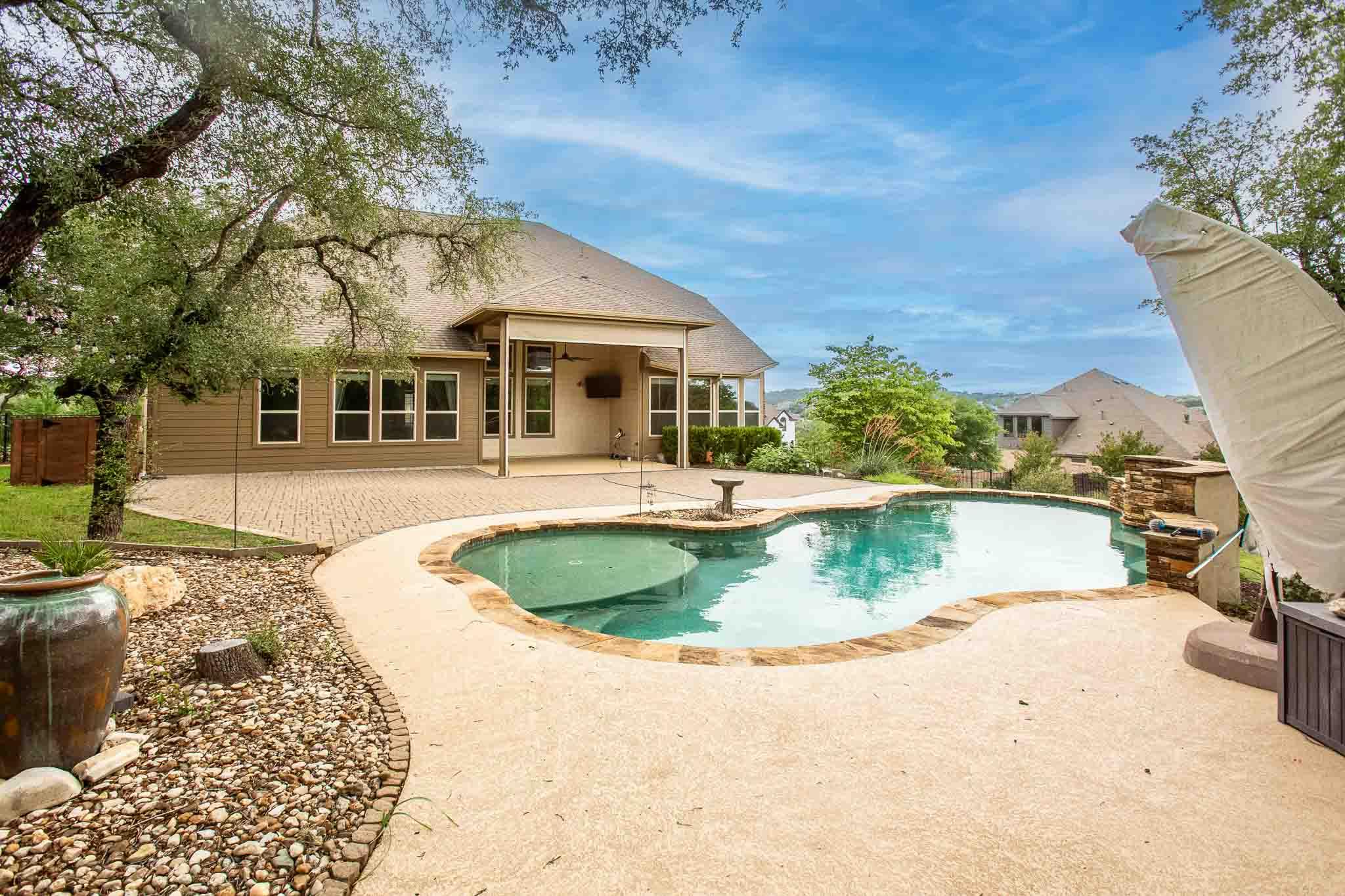 4512 Diamante Dr, Spicewood, TX 78669