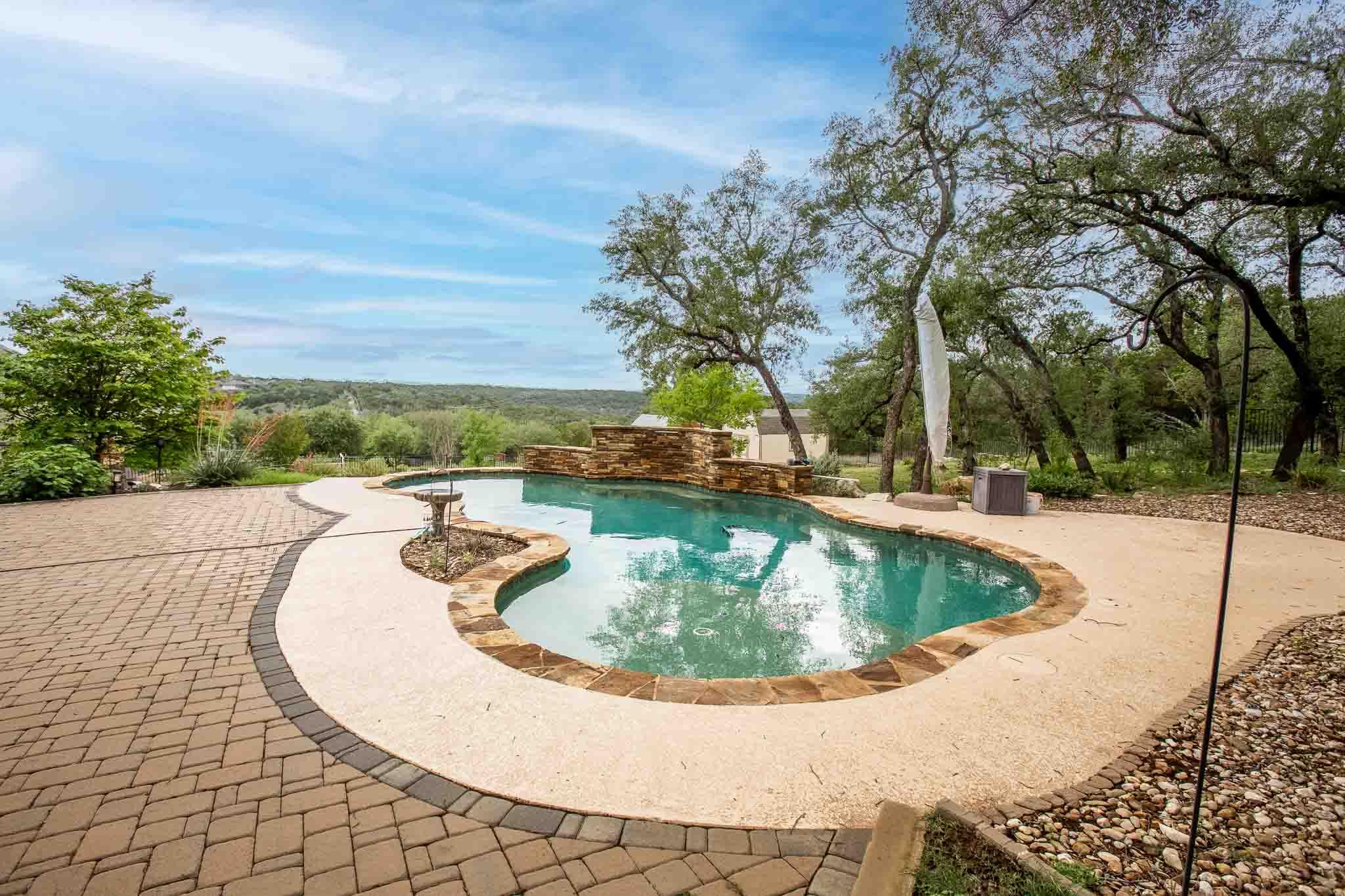 4512 Diamante Dr, Spicewood, TX 78669