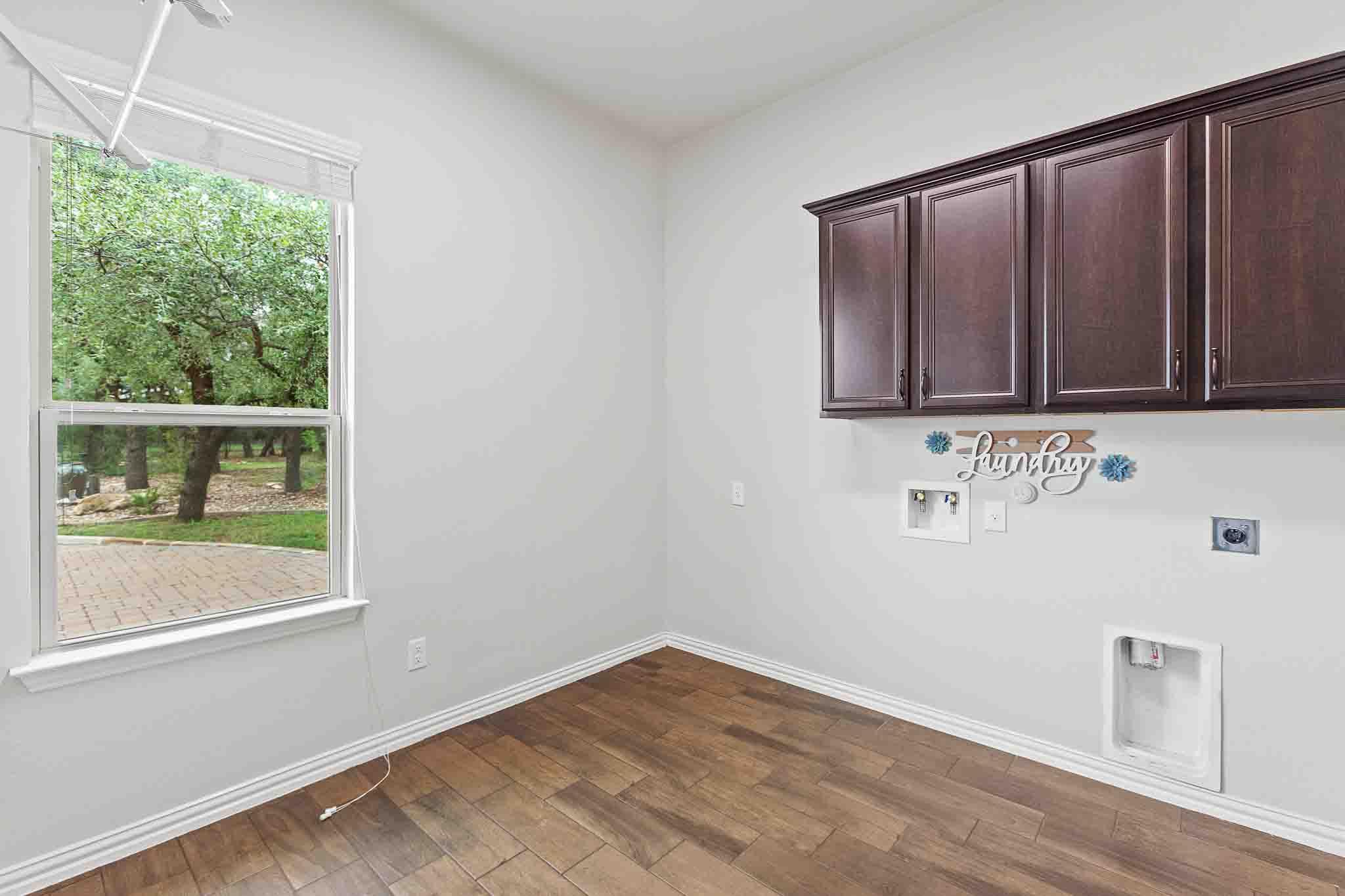 4512 Diamante Dr, Spicewood, TX 78669