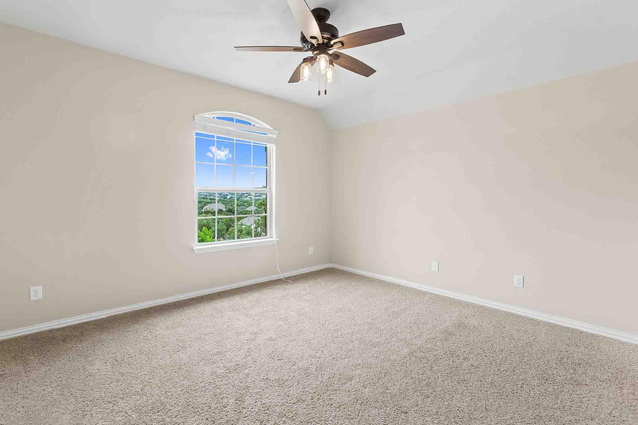 4512 Diamante Dr, Spicewood, TX 78669