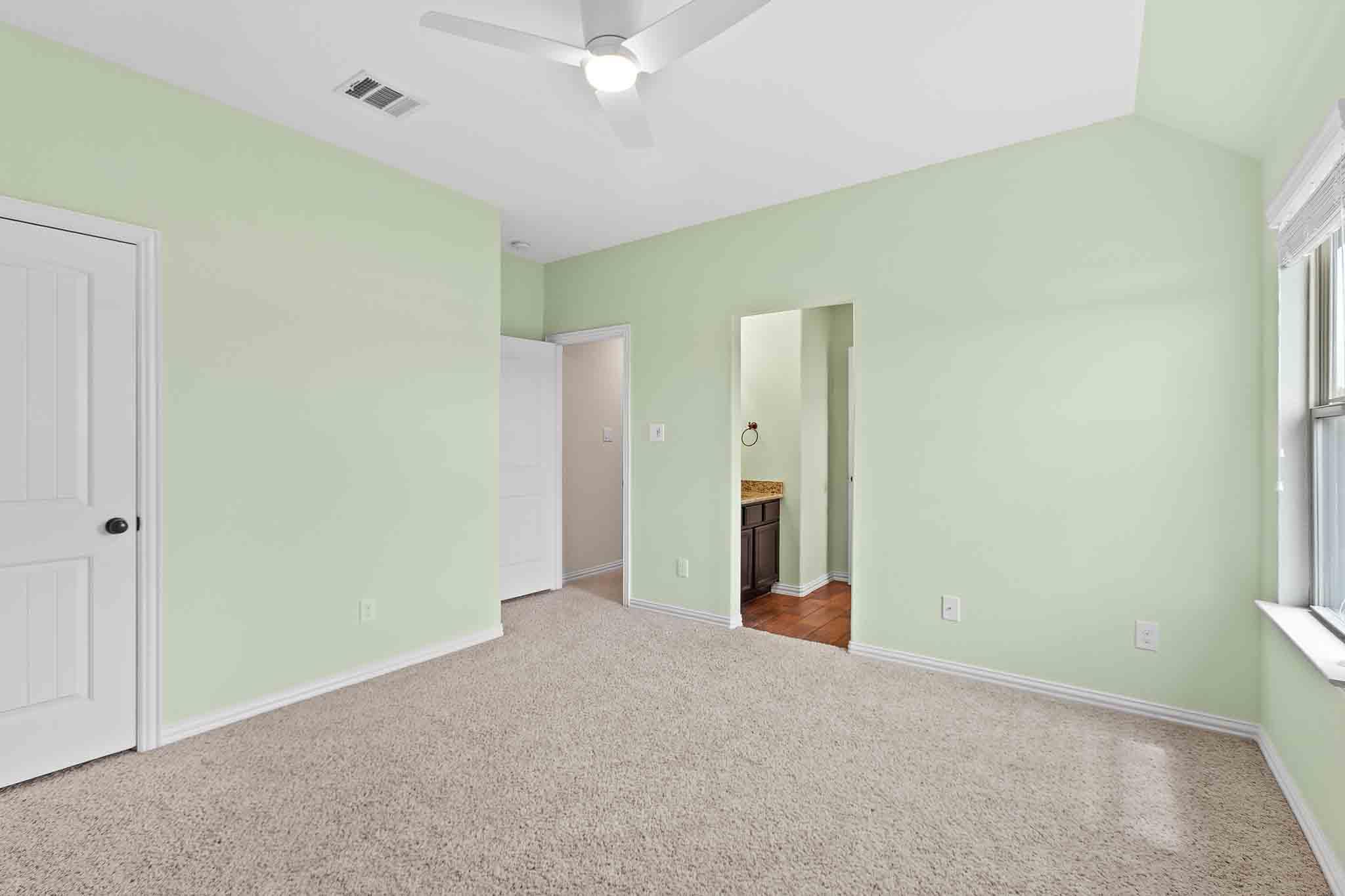 4512 Diamante Dr, Spicewood, TX 78669