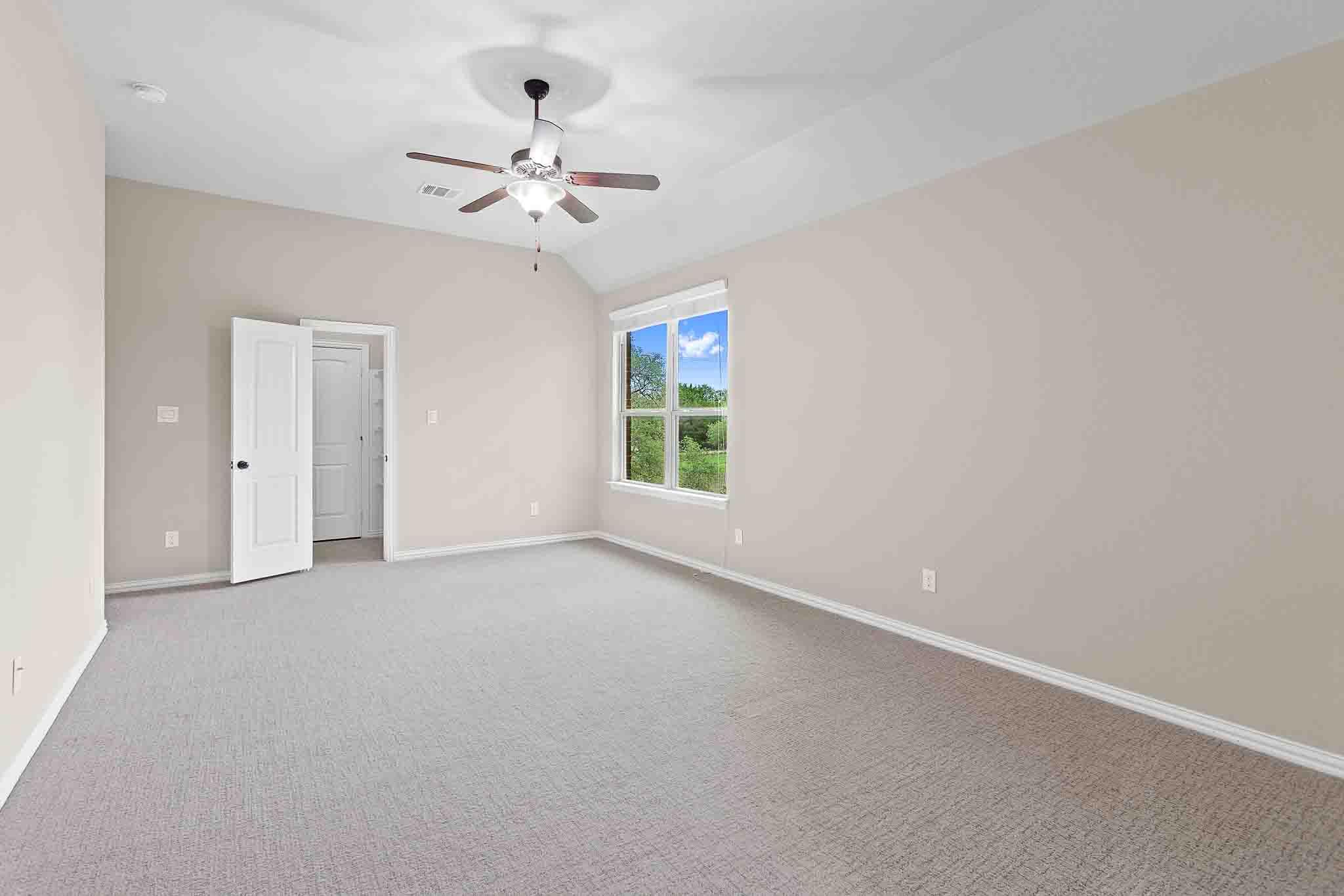 4512 Diamante Dr, Spicewood, TX 78669