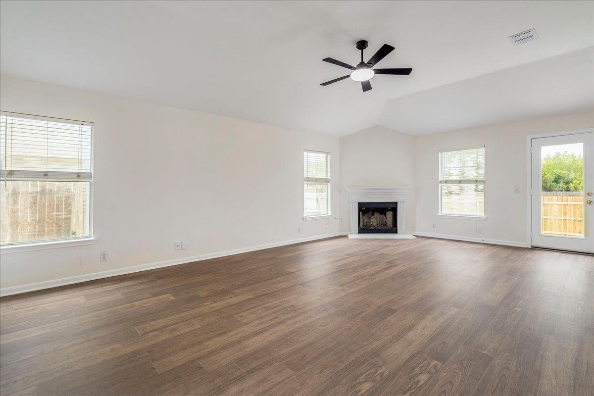 201 Elmer Cv, Kyle, TX 78640