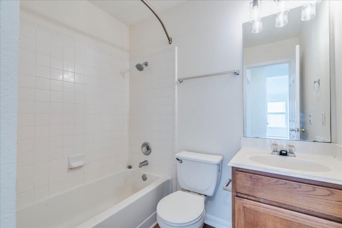 201 Elmer Cv, Kyle, TX 78640