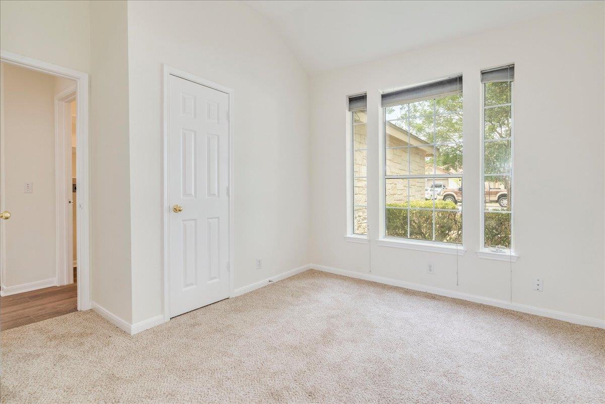 201 Elmer Cv, Kyle, TX 78640