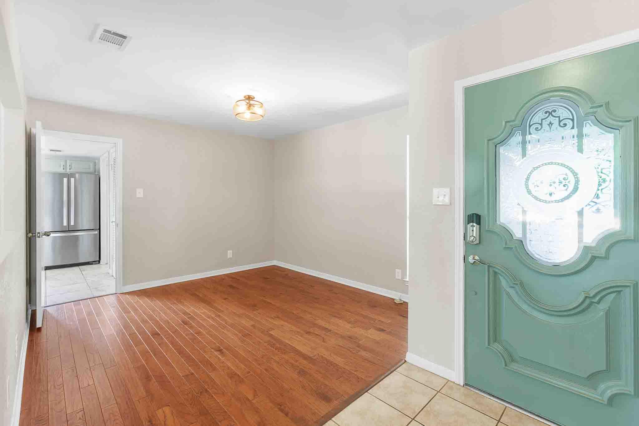 1911 Oakview Dr, Round Rock, TX 78681