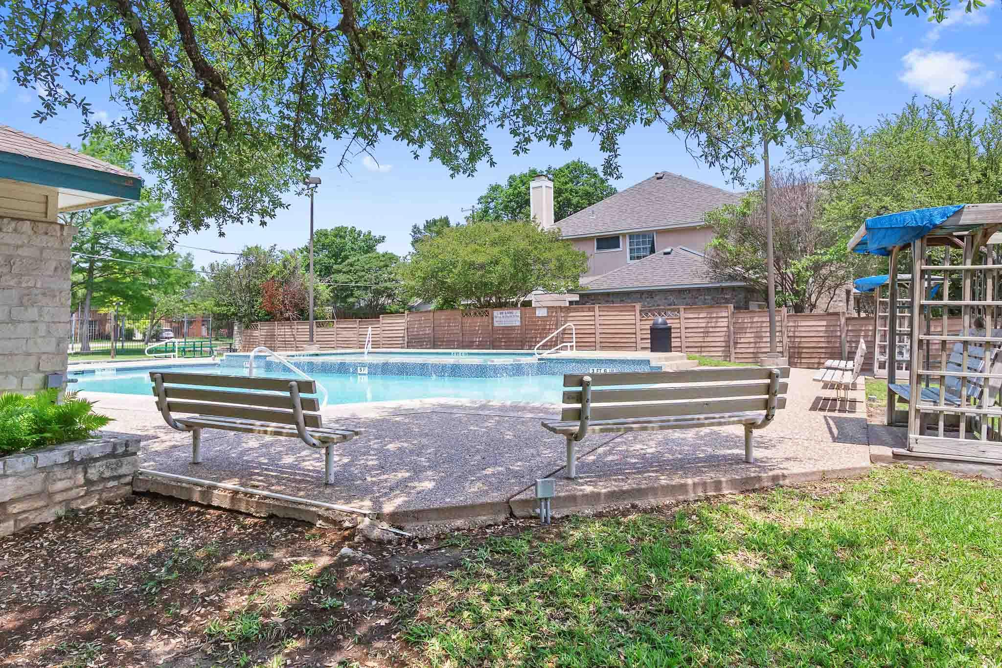 1911 Oakview Dr, Round Rock, TX 78681