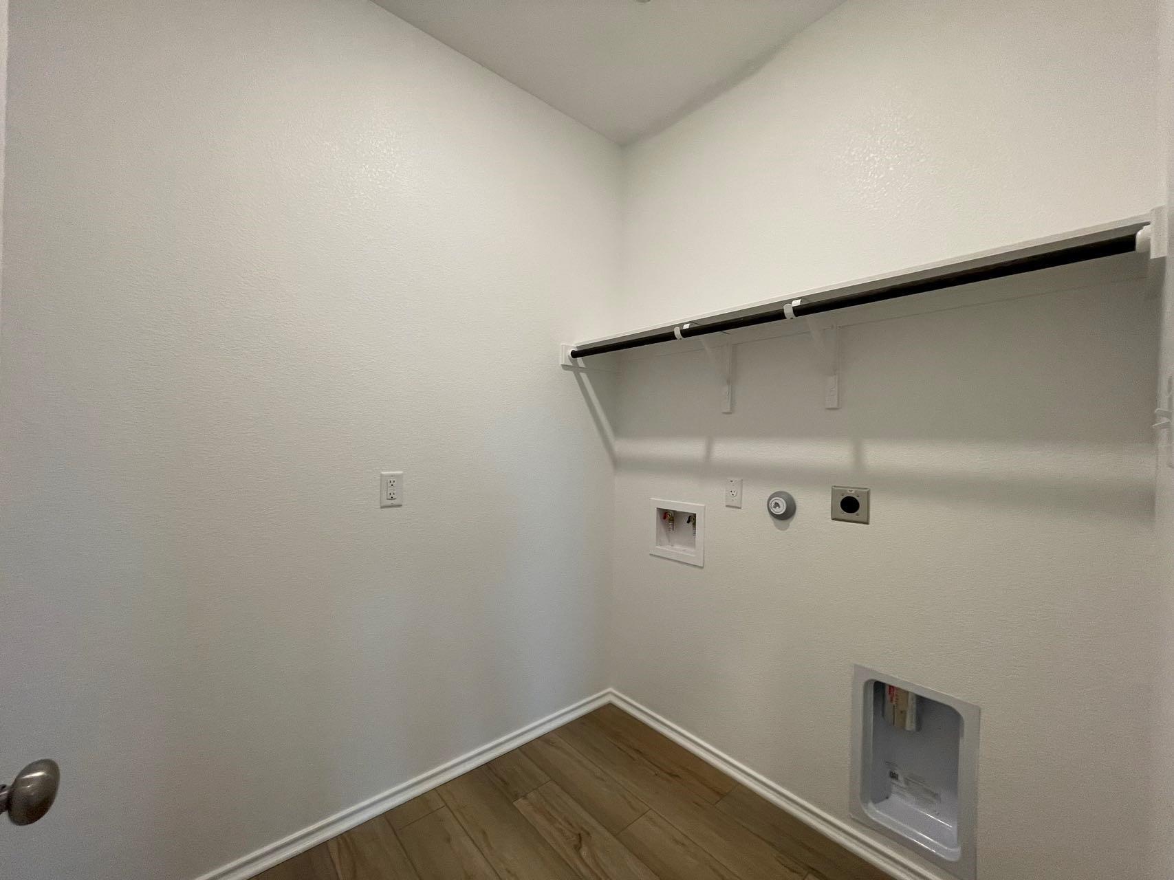 433 Sebring Cir, Hutto, TX 78634