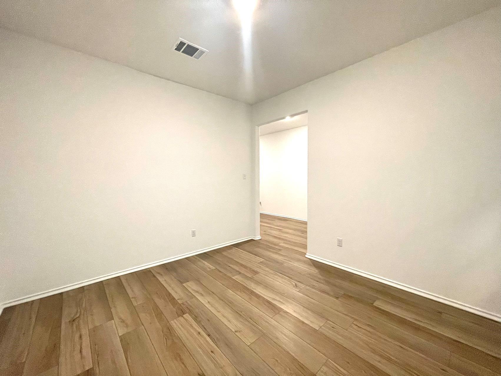 433 Sebring Cir, Hutto, TX 78634