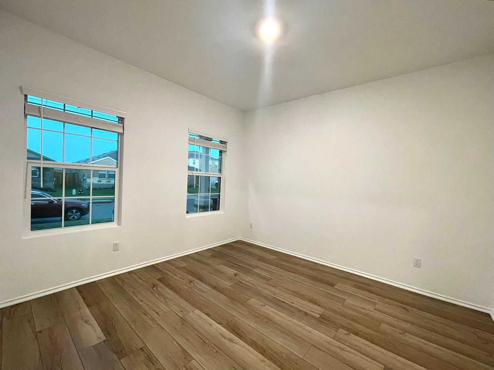 433 Sebring Cir, Hutto, TX 78634