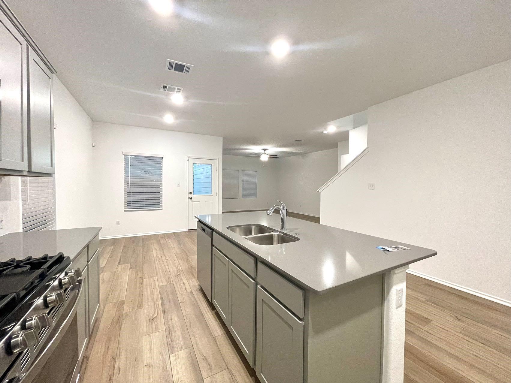 433 Sebring Cir, Hutto, TX 78634