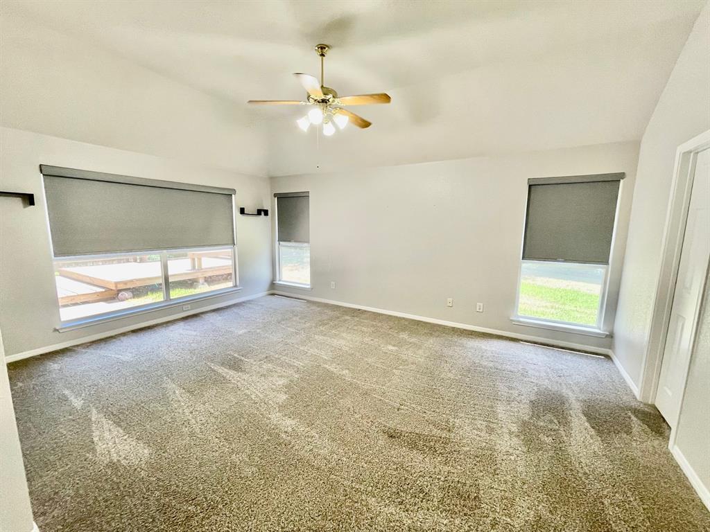 902 Cashew Ln, Cedar Park, TX 78613