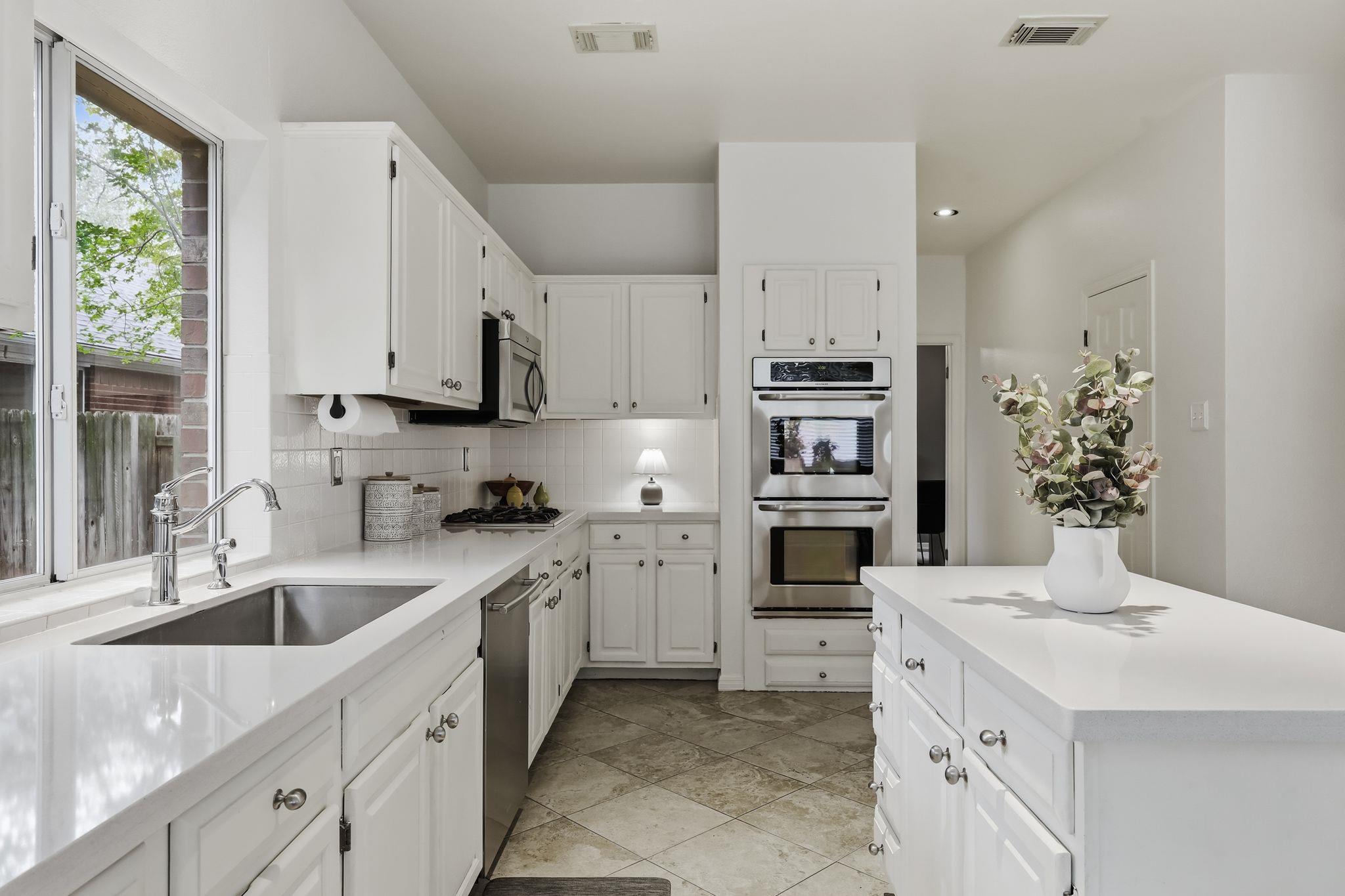 12621 Cinchring Ln, Austin, TX 78727