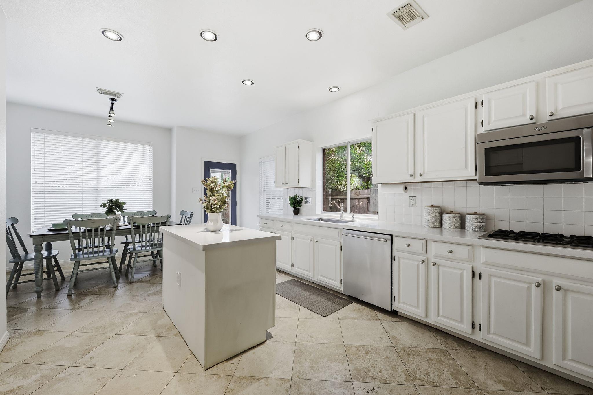12621 Cinchring Ln, Austin, TX 78727