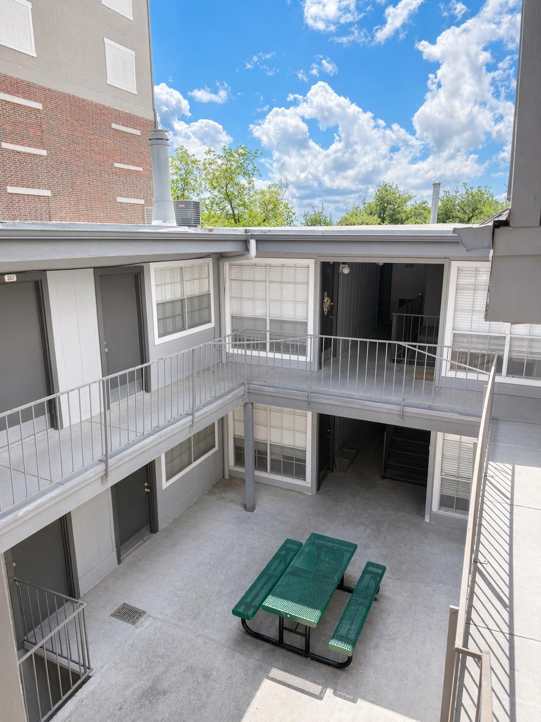 2704 Salado St # 103, Austin, TX 78705
