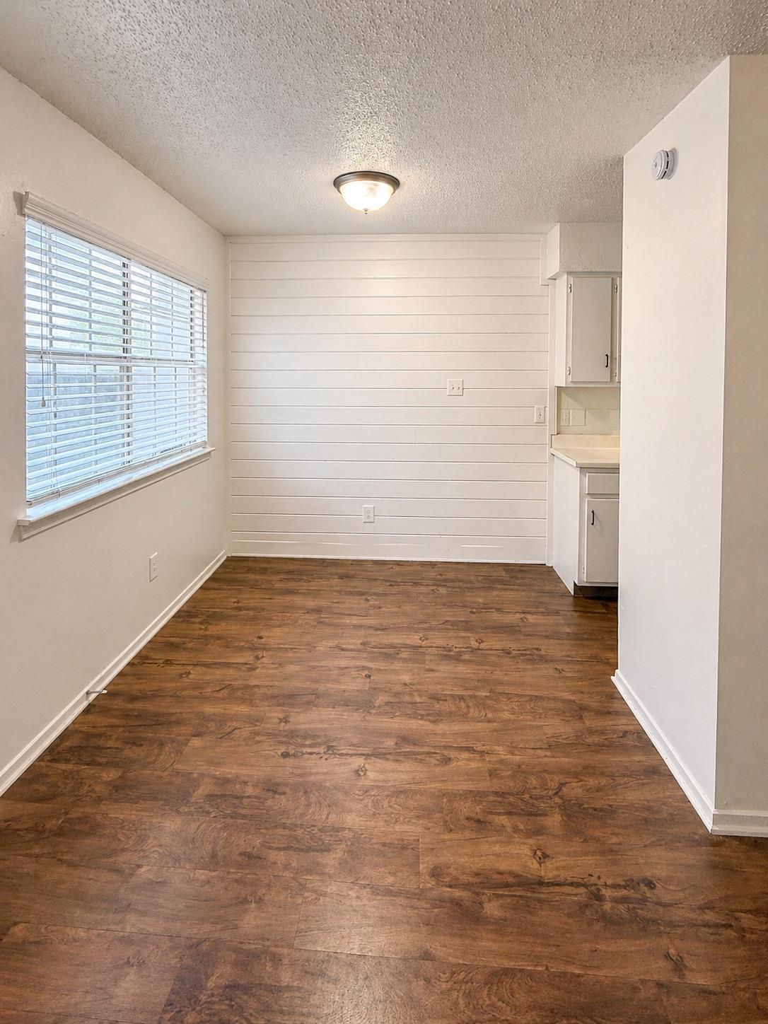 2704 Salado St # 103, Austin, TX 78705