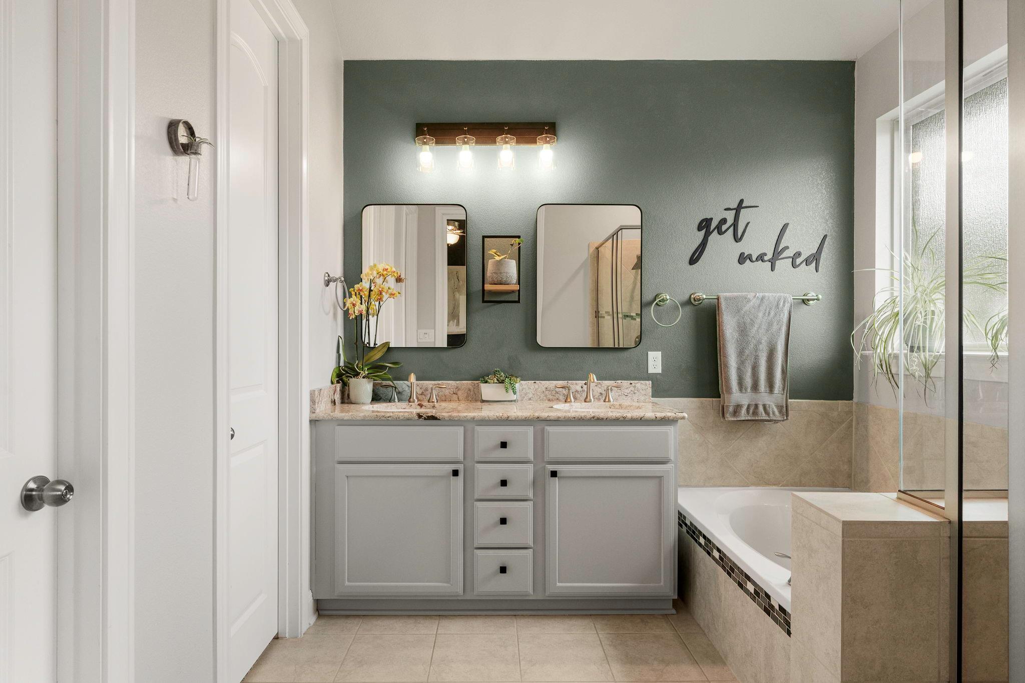 772 Founders Rdg, Dripping Springs, TX 78620
