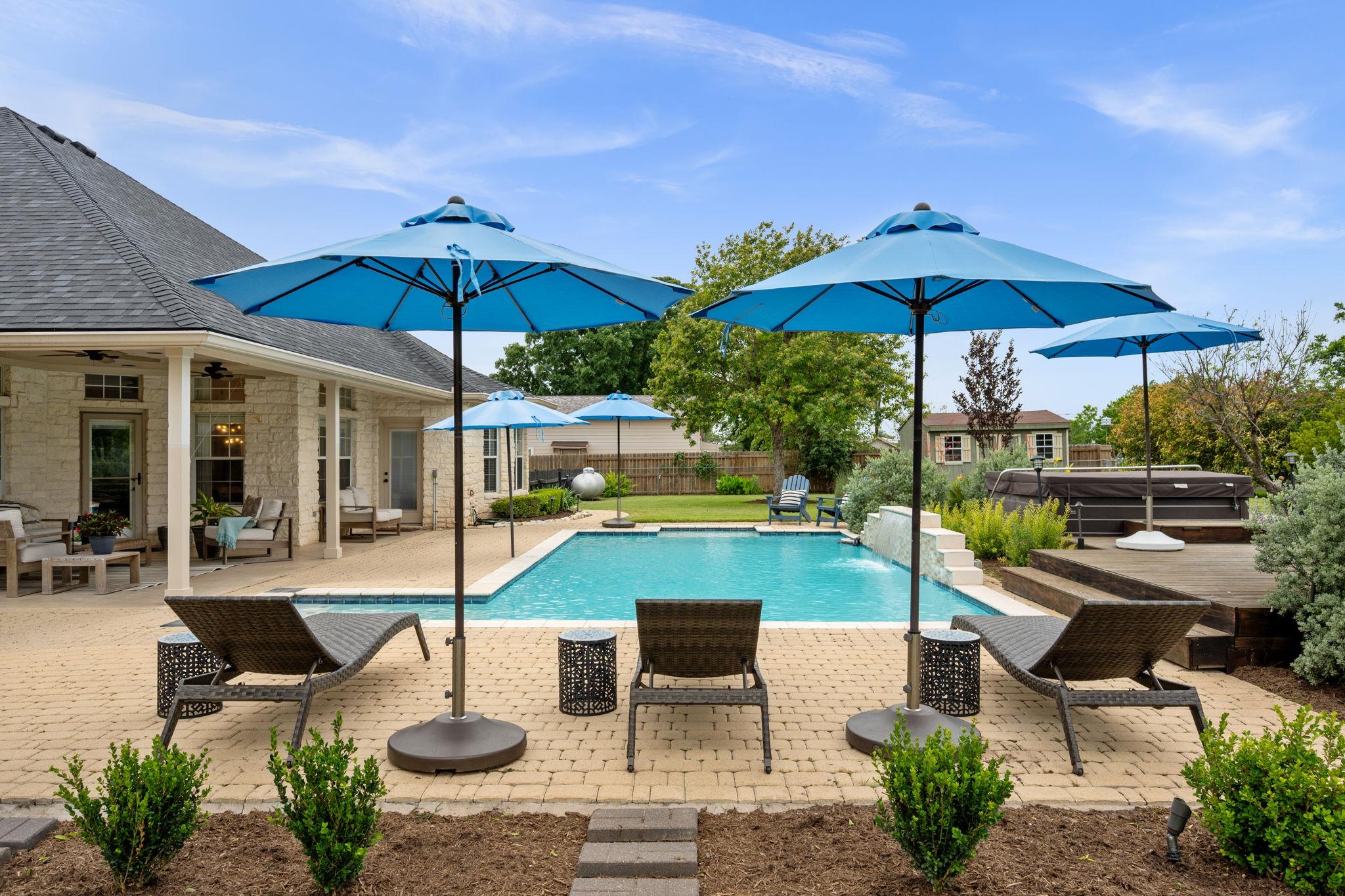 103 Morningside Cir, Hutto, TX 78634