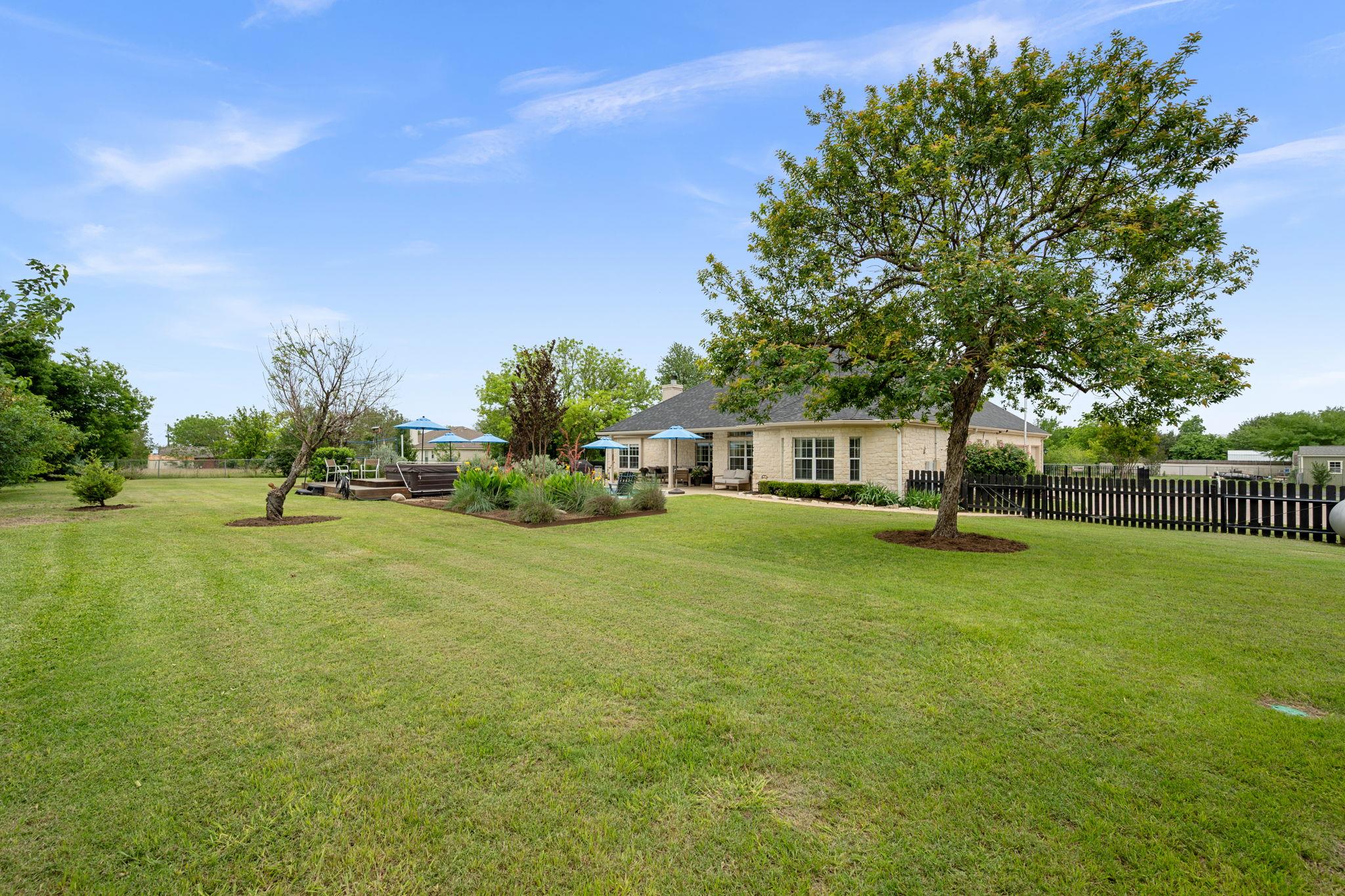 103 Morningside Cir, Hutto, TX 78634
