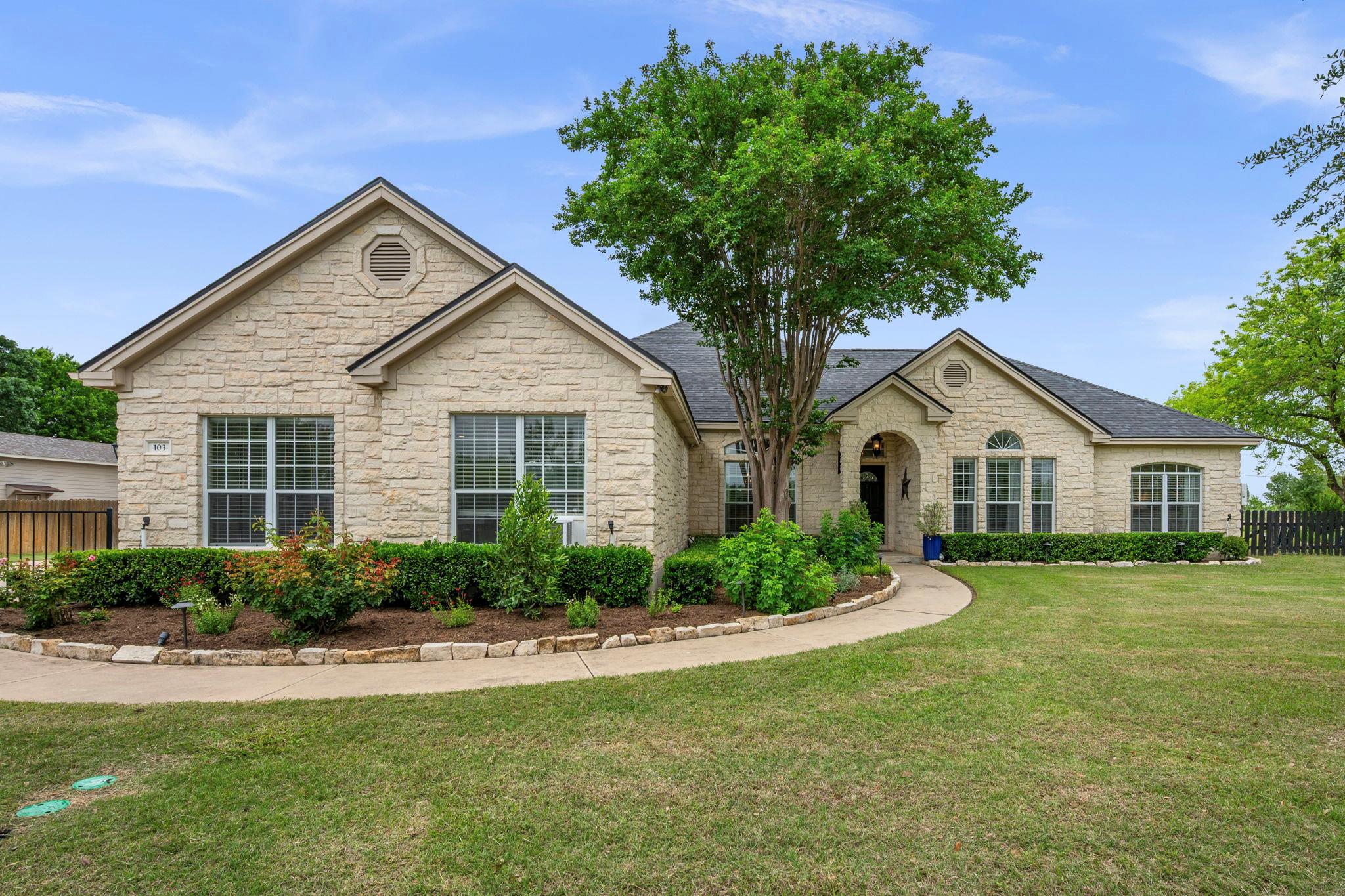 103 Morningside Cir, Hutto, TX 78634