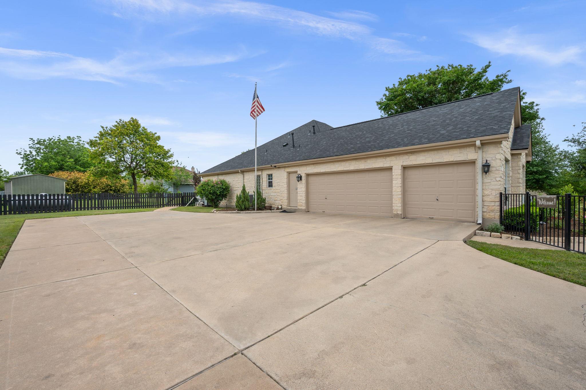 103 Morningside Cir, Hutto, TX 78634