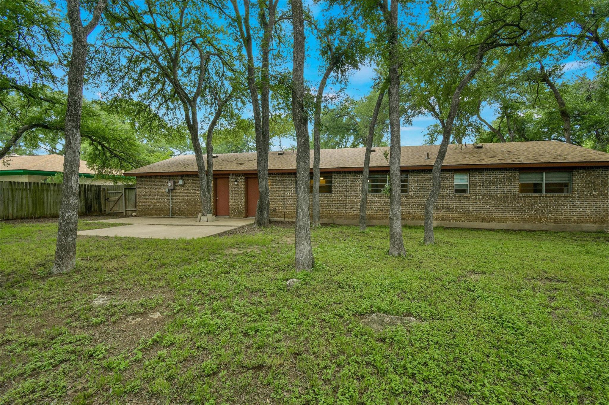 605 Quail Creek Dr, Round Rock, TX 78664