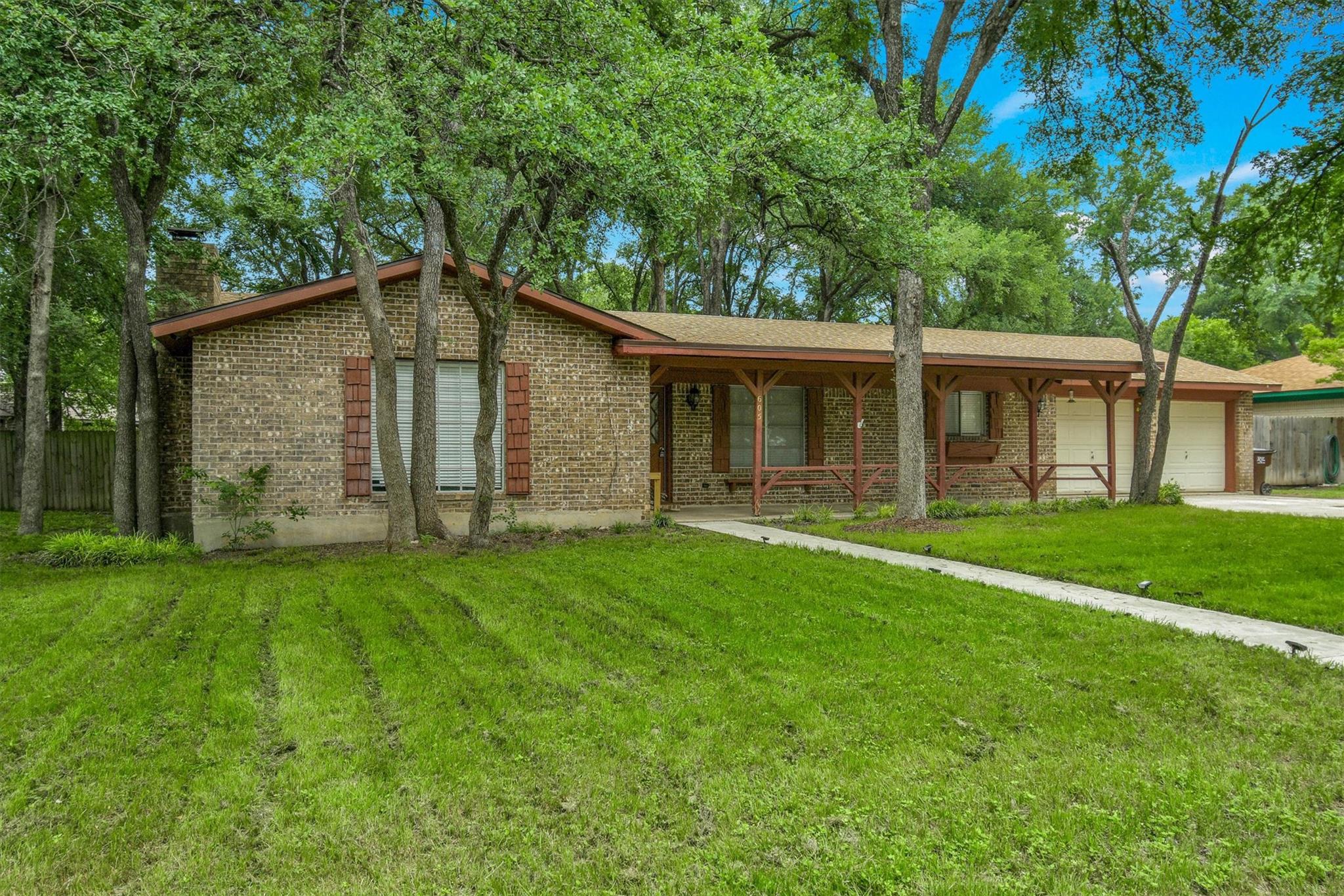 605 Quail Creek Dr, Round Rock, TX 78664
