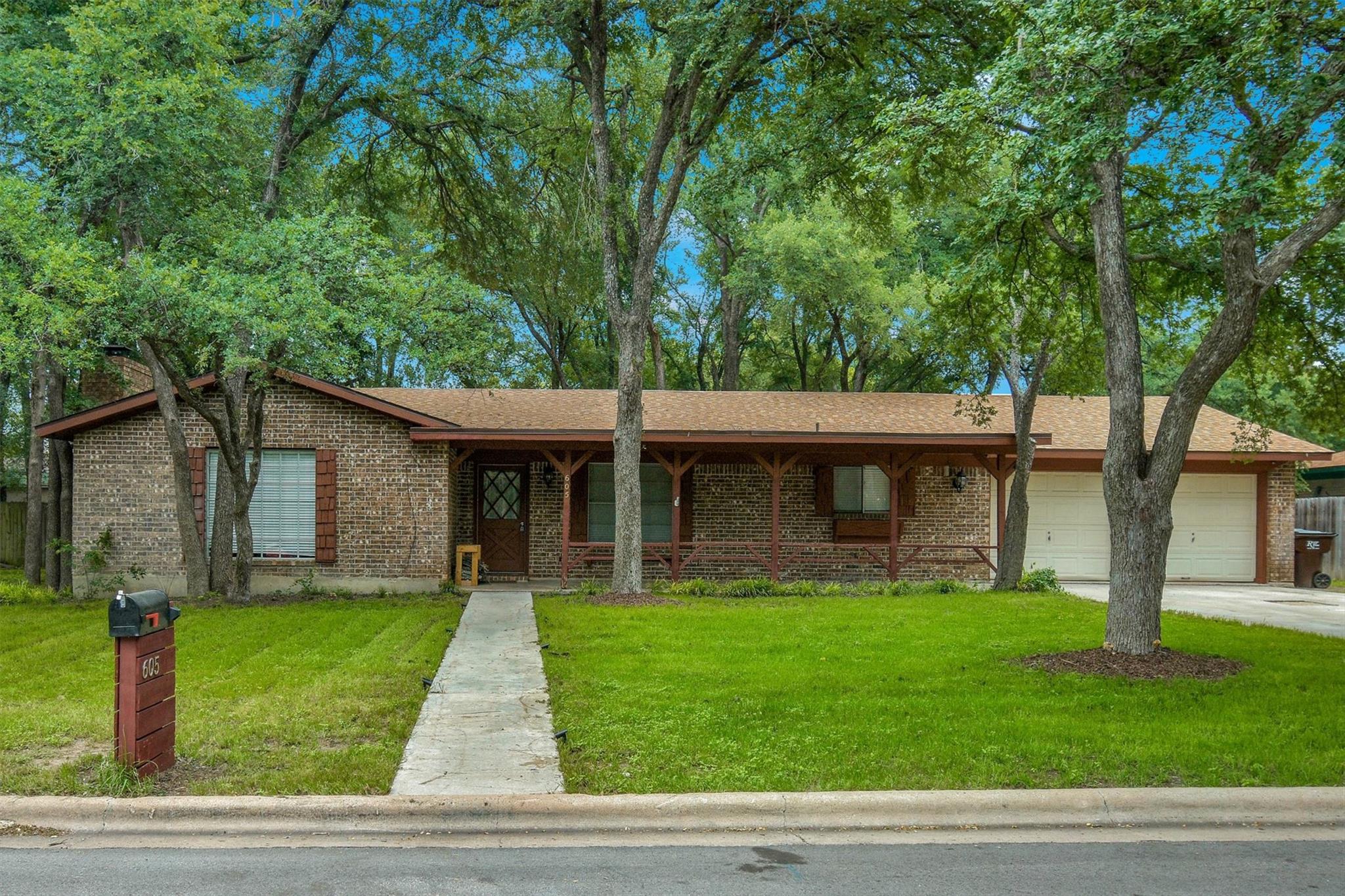 605 Quail Creek Dr, Round Rock, TX 78664