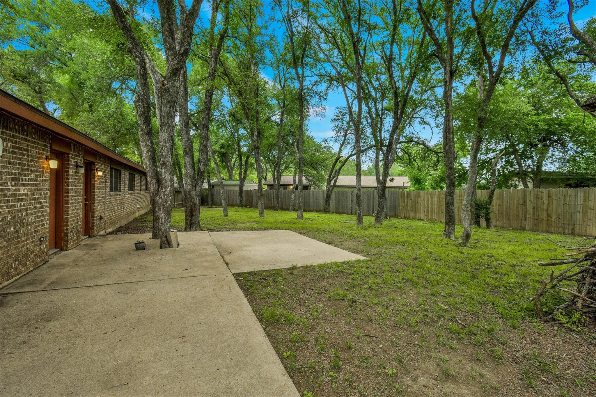 605 Quail Creek Dr, Round Rock, TX 78664