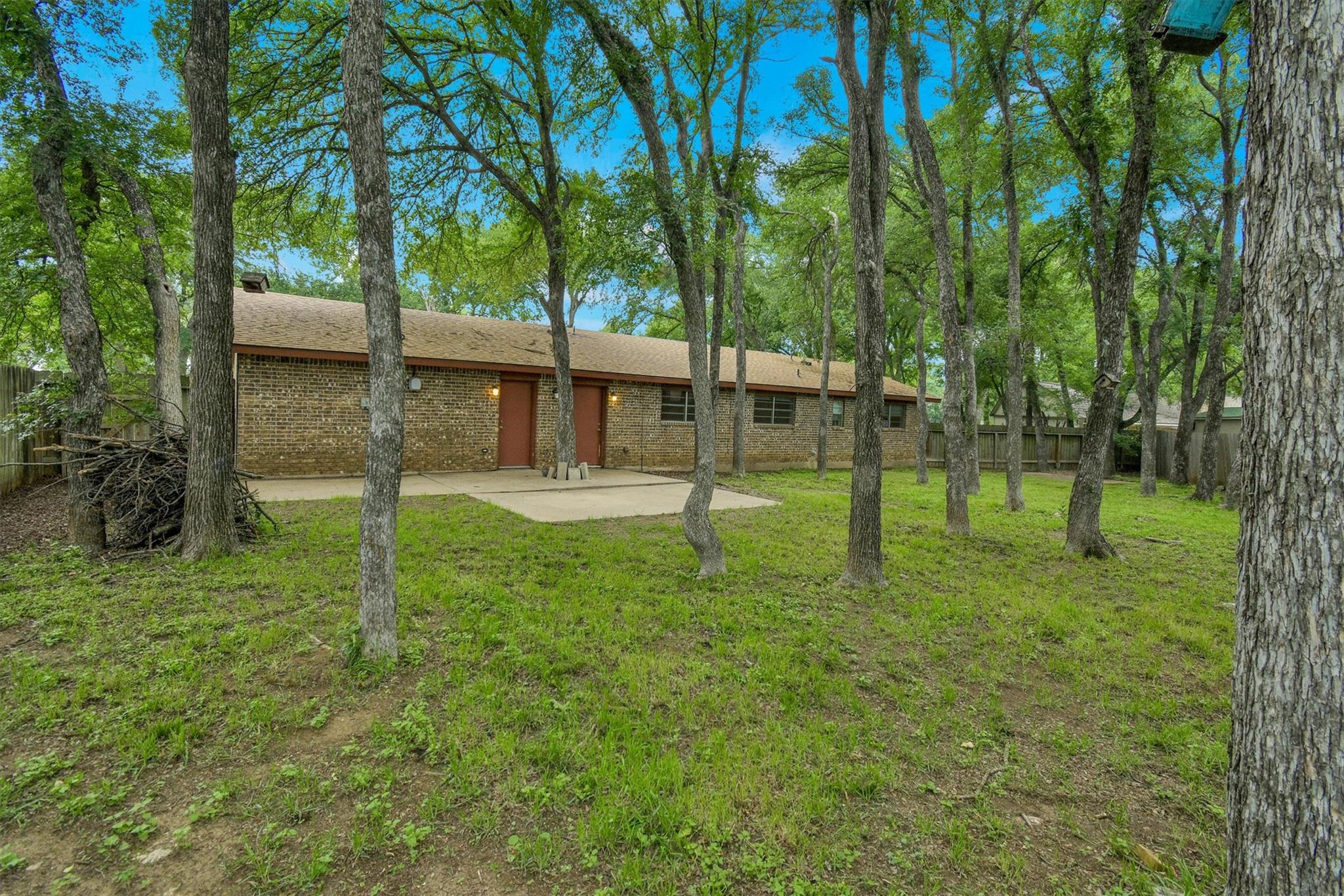 605 Quail Creek Dr, Round Rock, TX 78664
