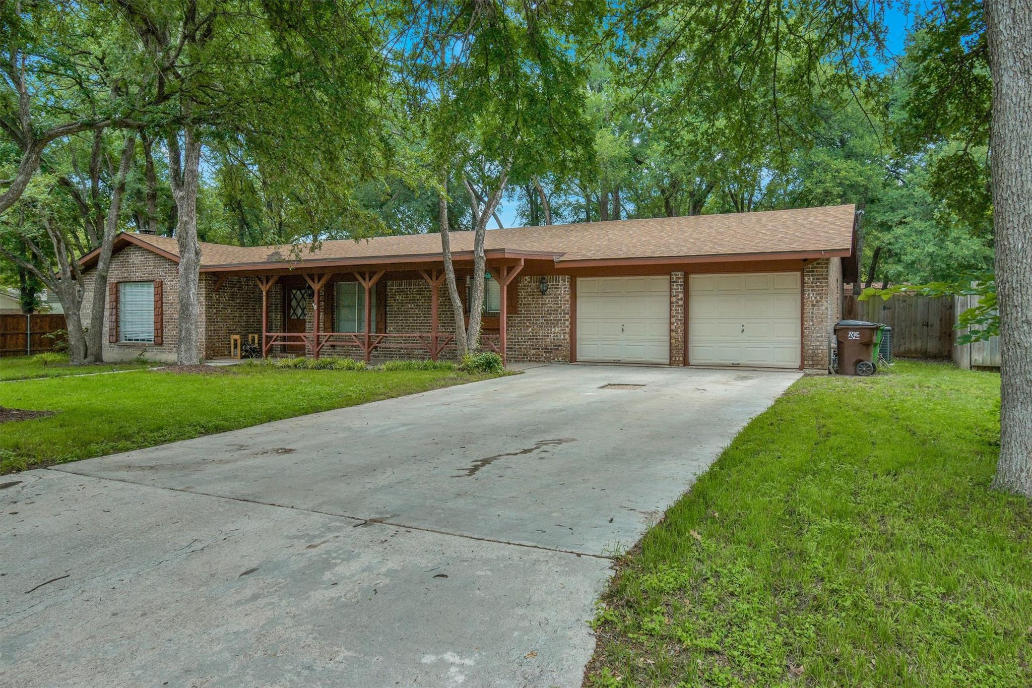 605 Quail Creek Dr, Round Rock, TX 78664