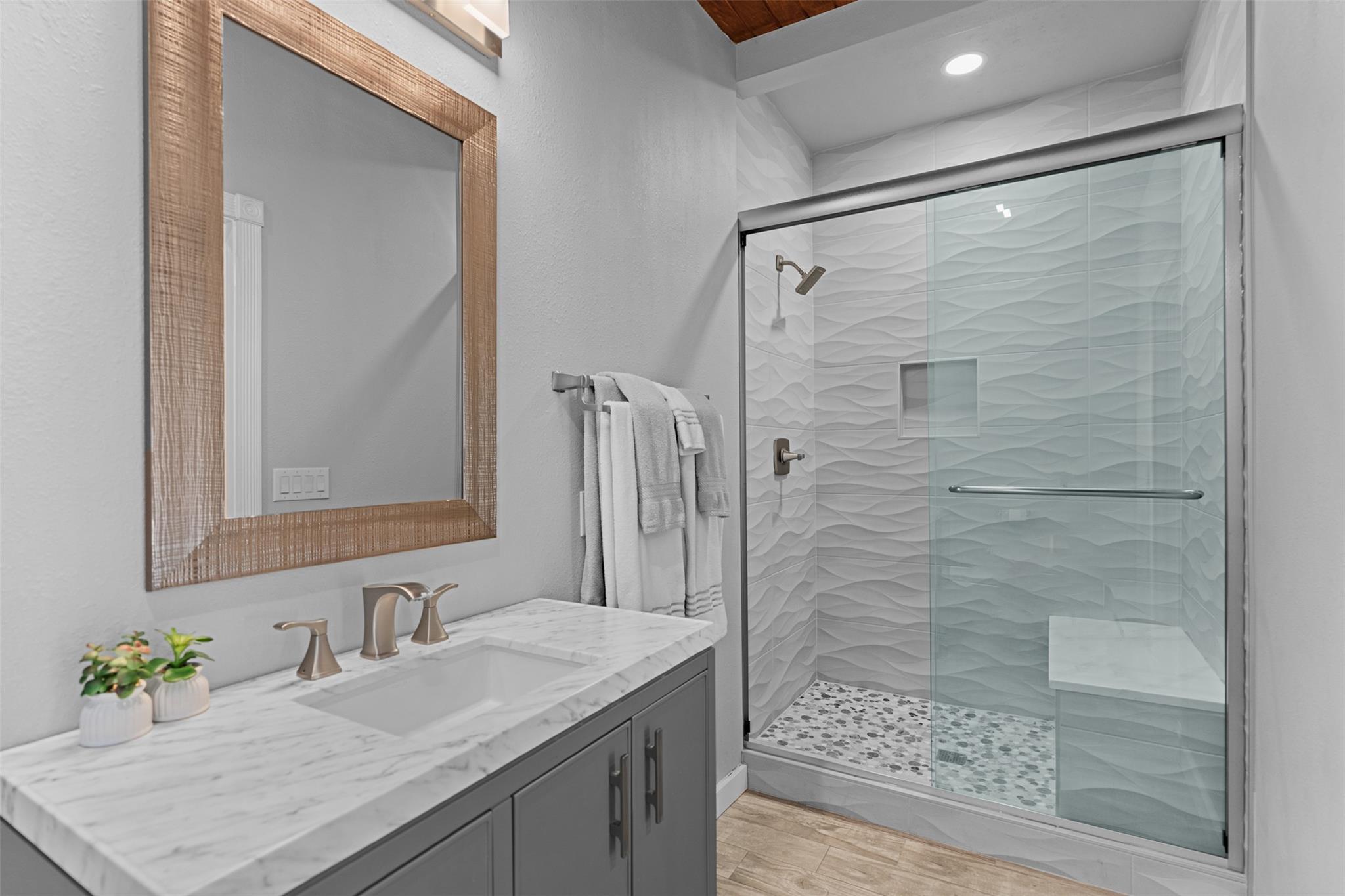 101 Rolling Hills Rd, Blanco, TX 78606