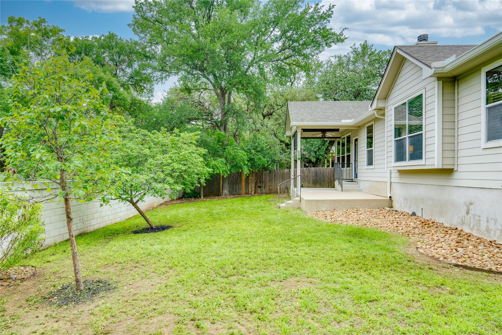 6421 Carrington Dr, Austin, TX 78749