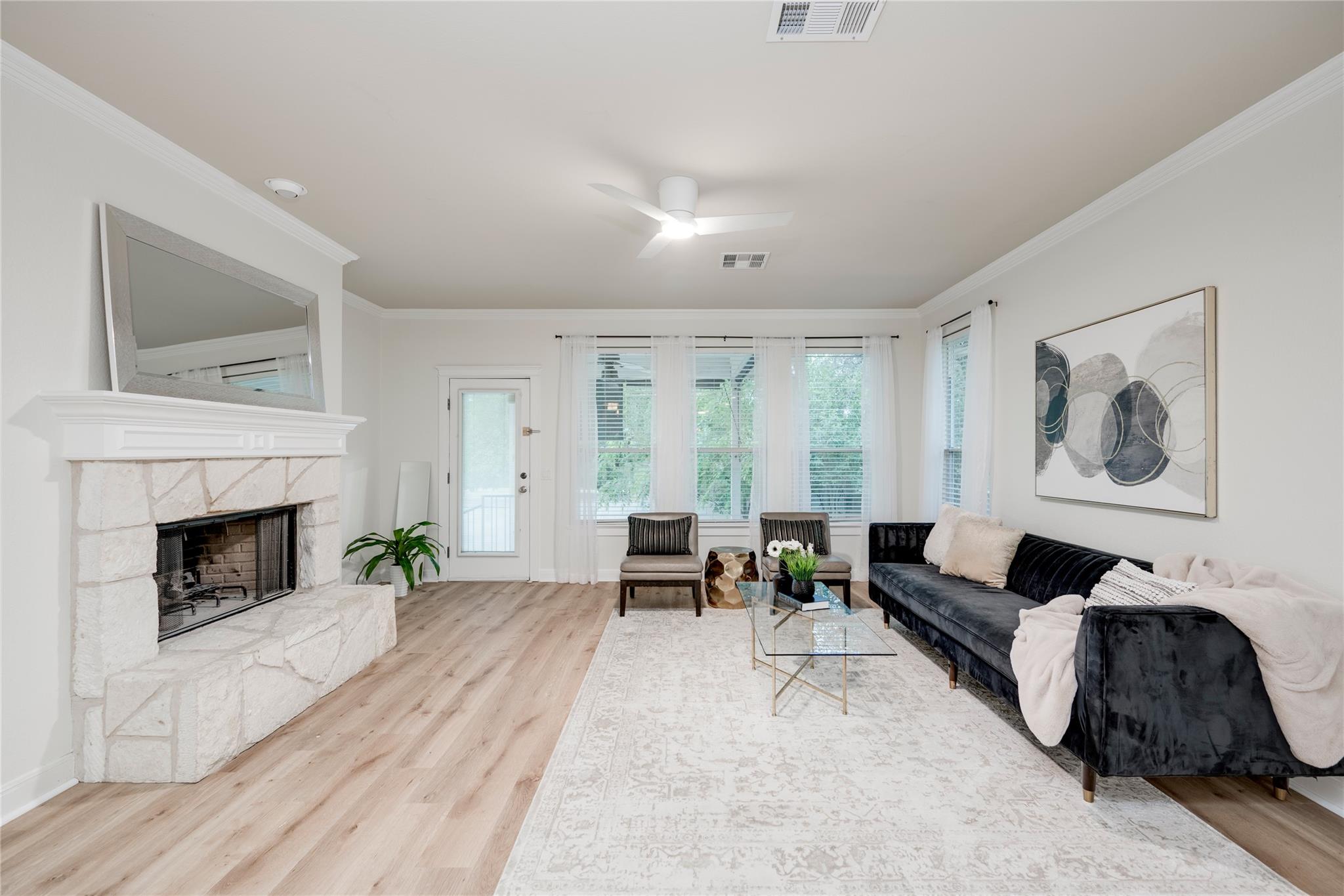 6421 Carrington Dr, Austin, TX 78749
