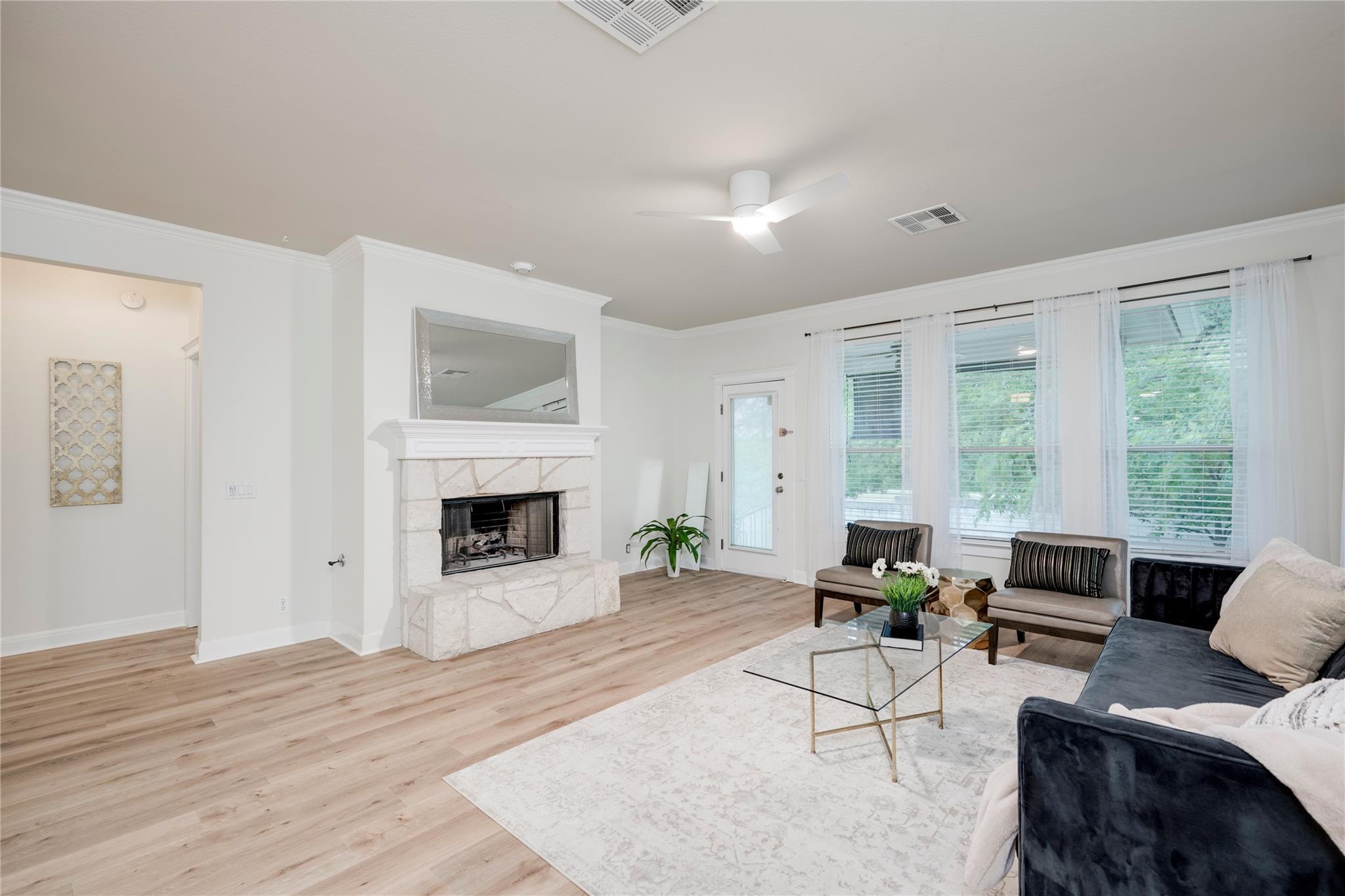6421 Carrington Dr, Austin, TX 78749
