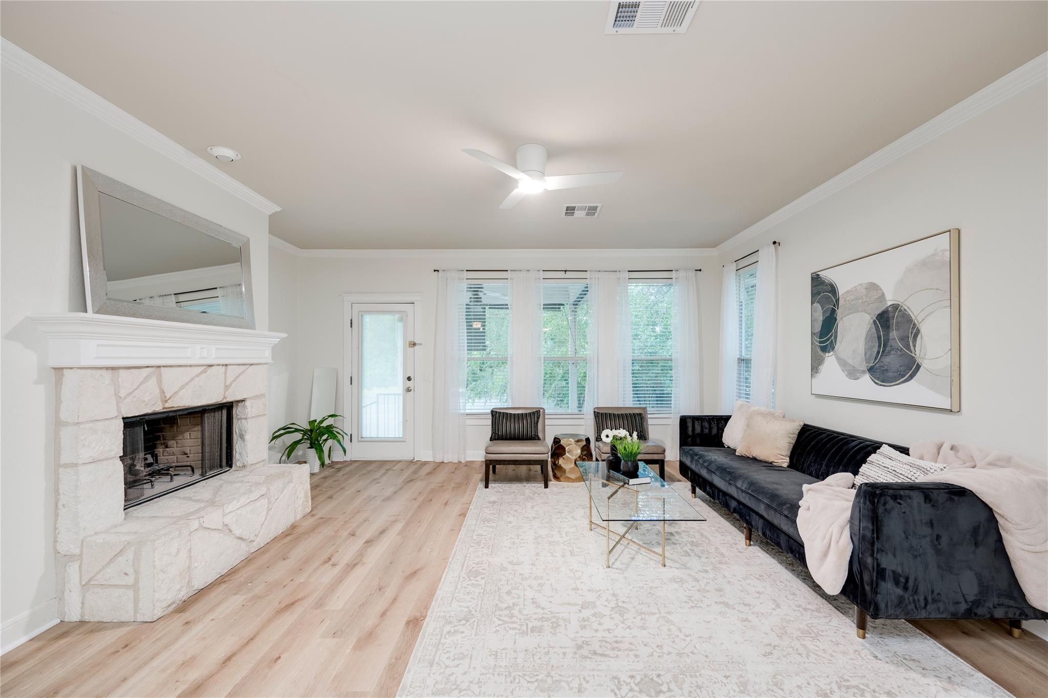 6421 Carrington Dr, Austin, TX 78749