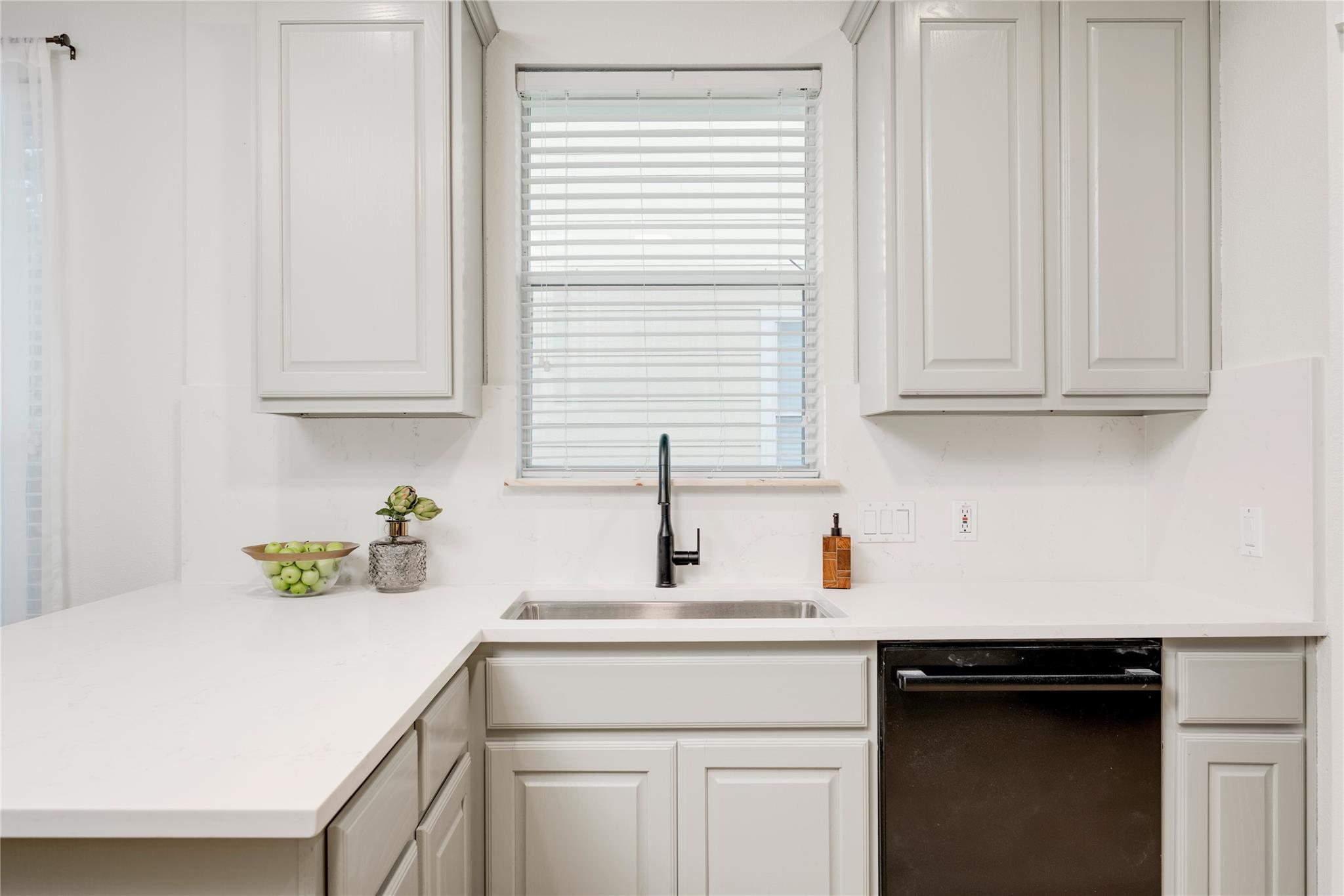 6421 Carrington Dr, Austin, TX 78749