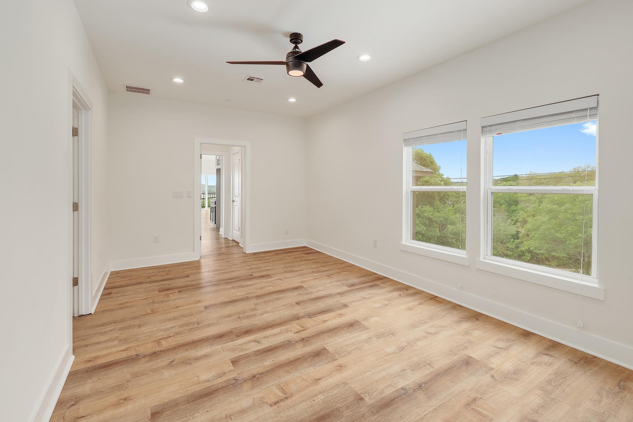 18716 W Lakeview Dr, Jonestown, TX 78645