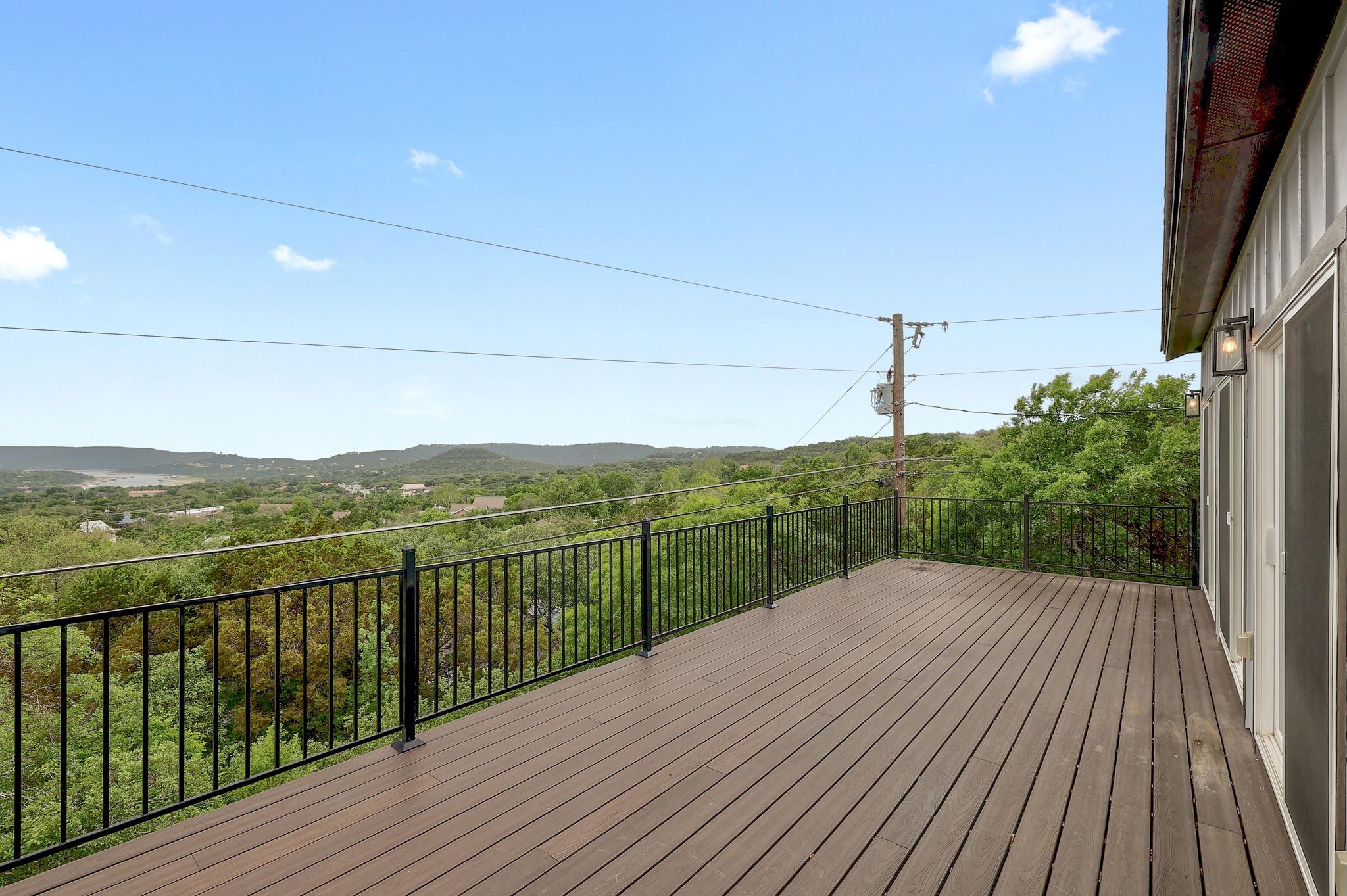 18716 W Lakeview Dr, Jonestown, TX 78645