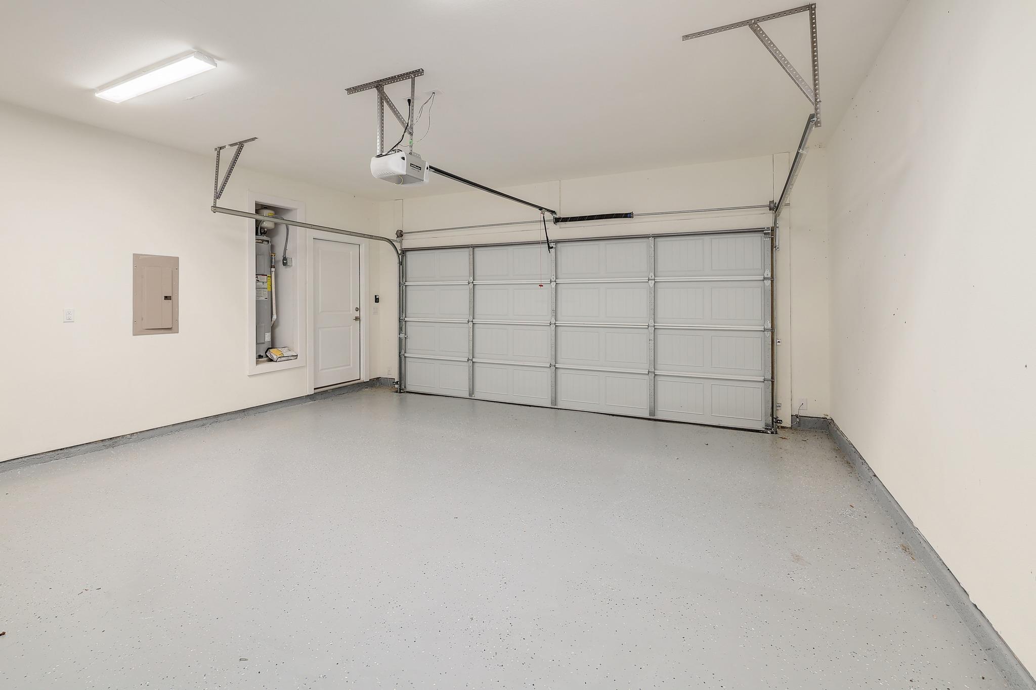 18716 W Lakeview Dr, Jonestown, TX 78645