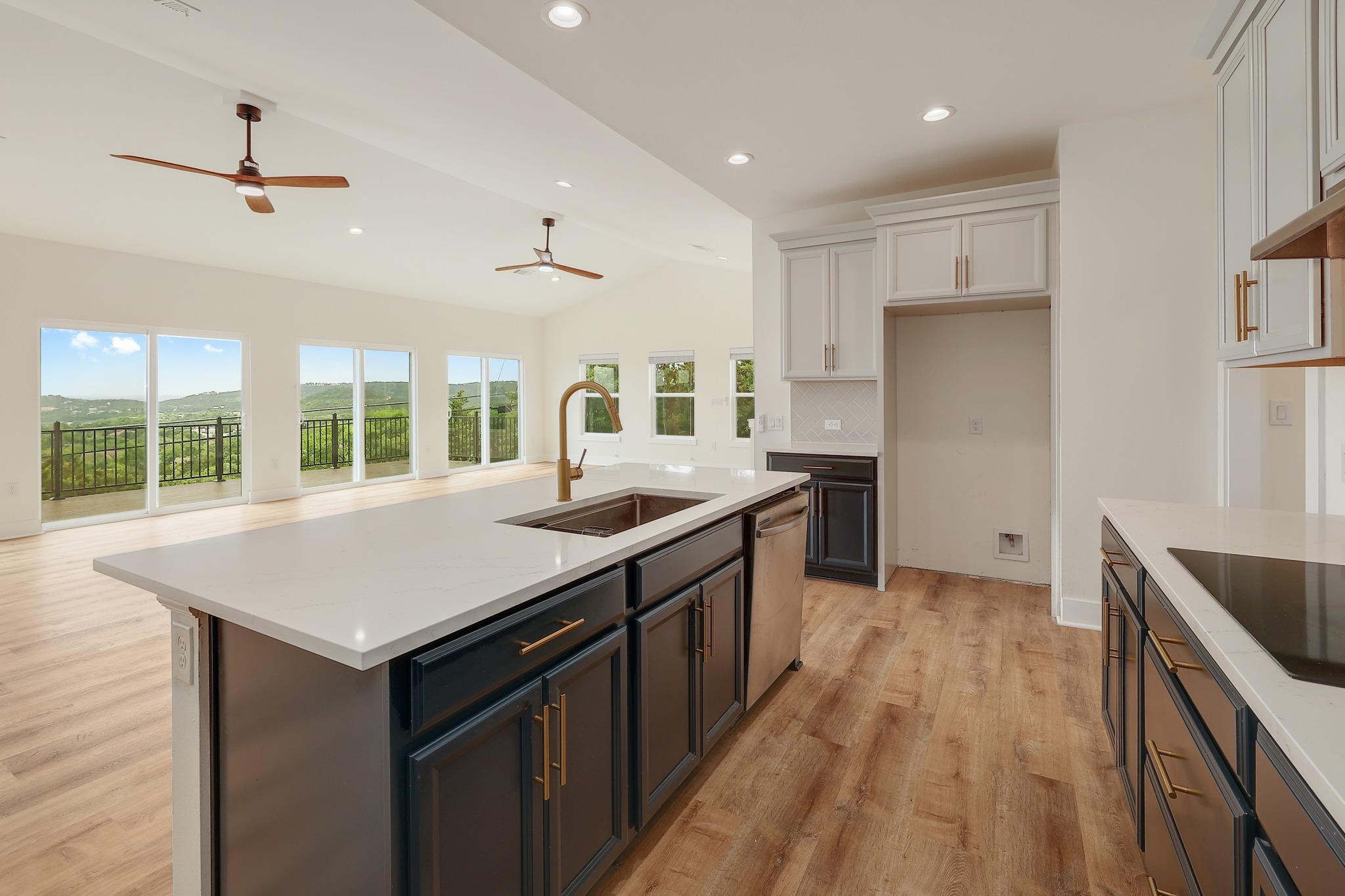 18716 W Lakeview Dr, Jonestown, TX 78645