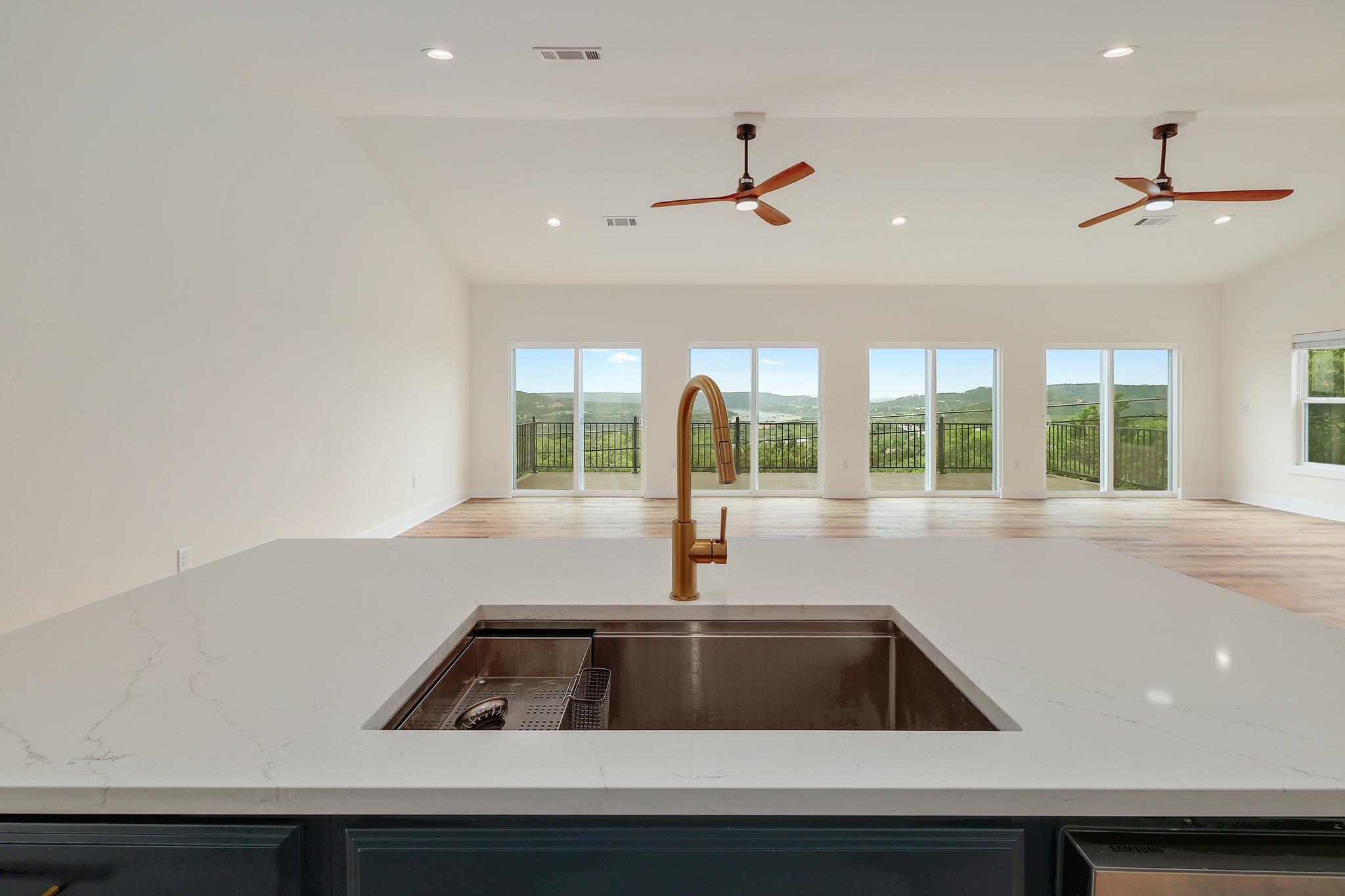 18716 W Lakeview Dr, Jonestown, TX 78645