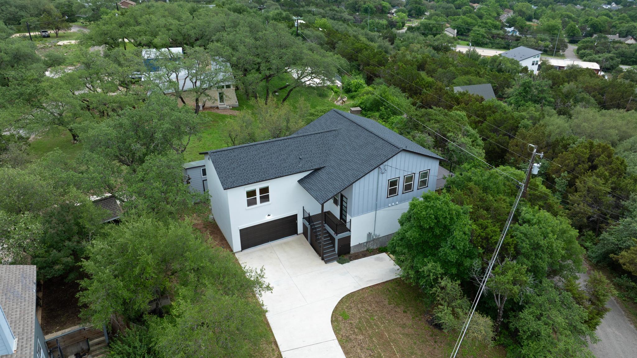 18716 W Lakeview Dr, Jonestown, TX 78645