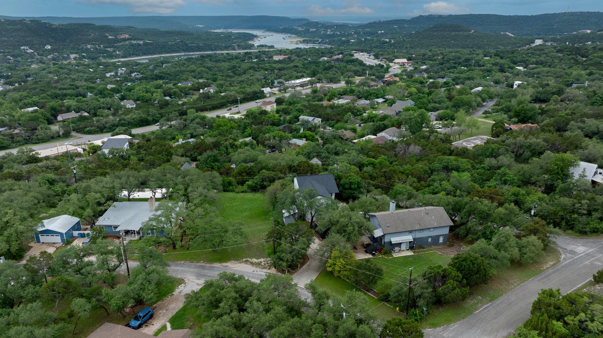 18716 W Lakeview Dr, Jonestown, TX 78645