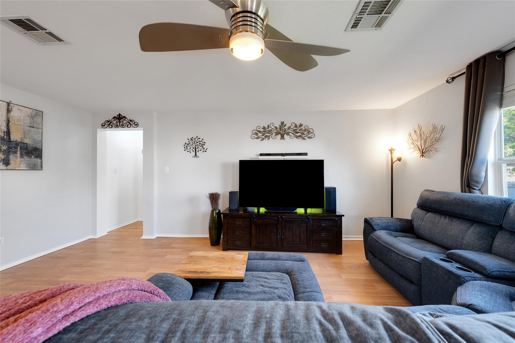 804 Pampas Ricas Dr, Leander, TX 78641